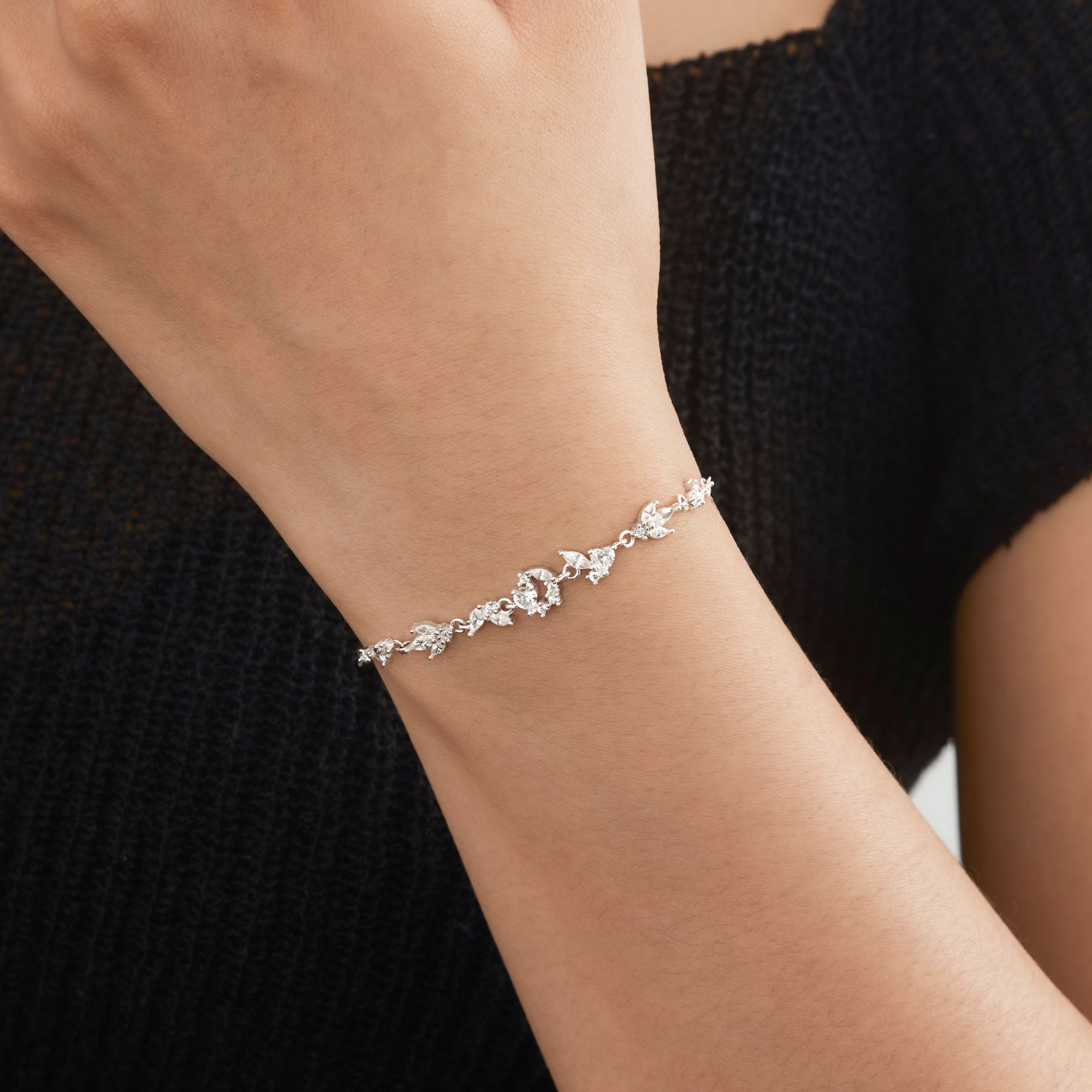 Lắc Tay Bạc 925 Charm Hoa Lá Đính Đá Lấp Lánh - VCB509