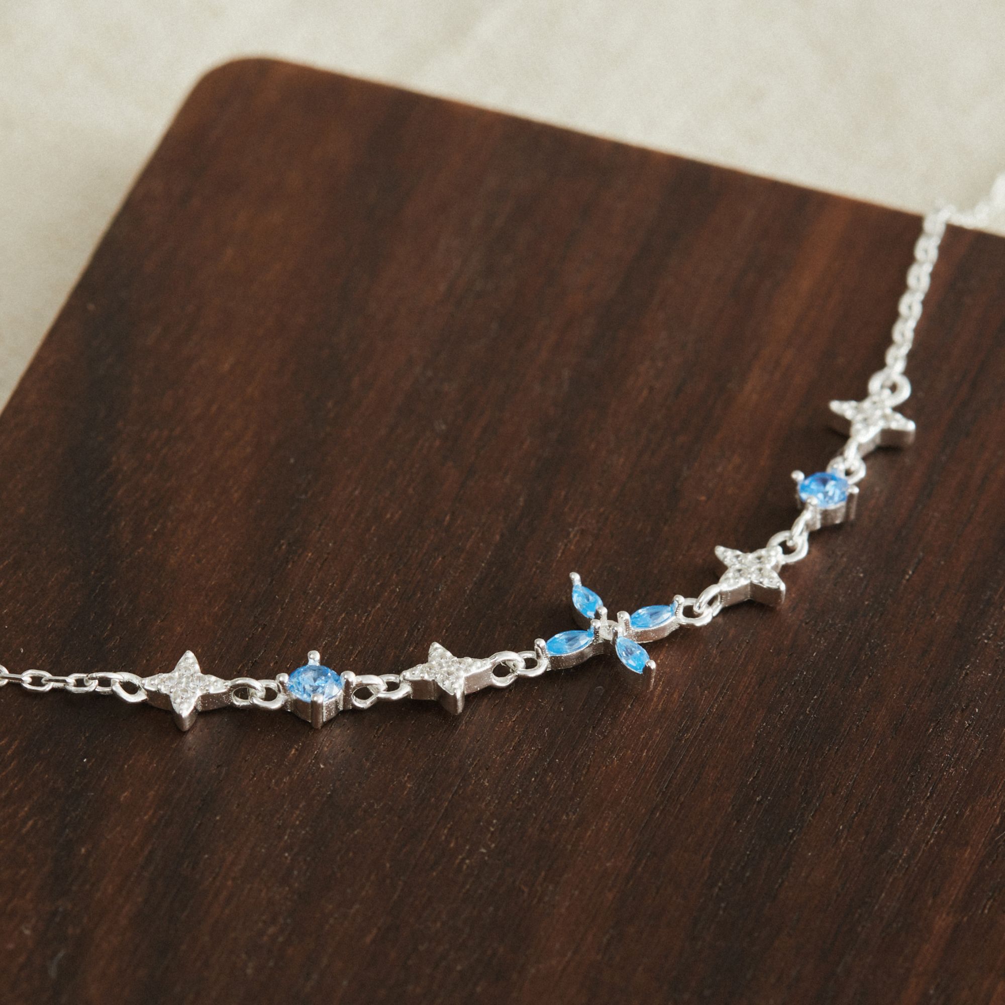 Quà Tặng 8/3 Lắc Tay Bạc 925 Cỏ 4 Lá Xen Kẽ Đính Đá Màu Xanh Blue - VCB513