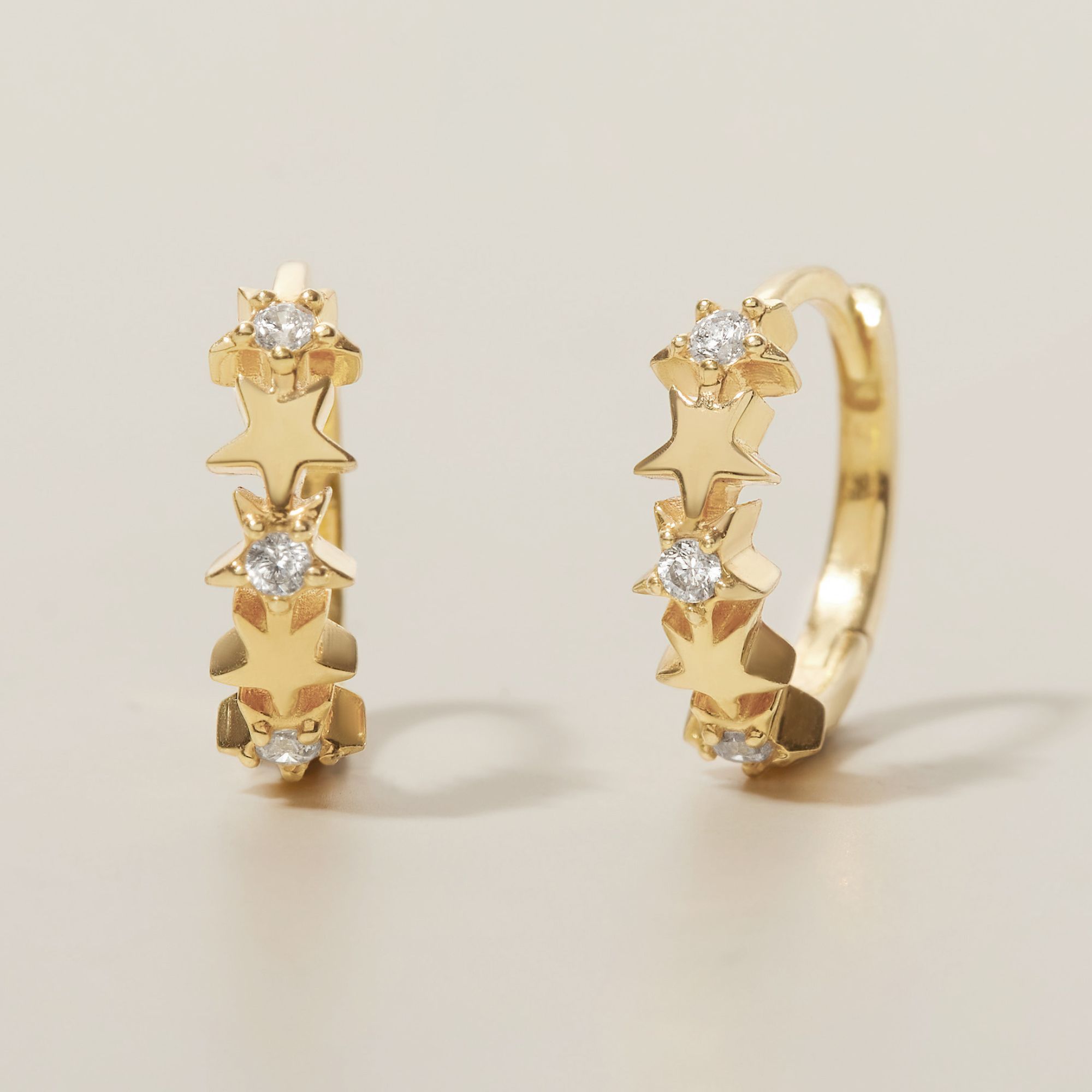 Khuyên Tai Huggies Bạc 925 Hình Ngôi Sao Nhỏ Đính Đá Star Huggies - VCE14