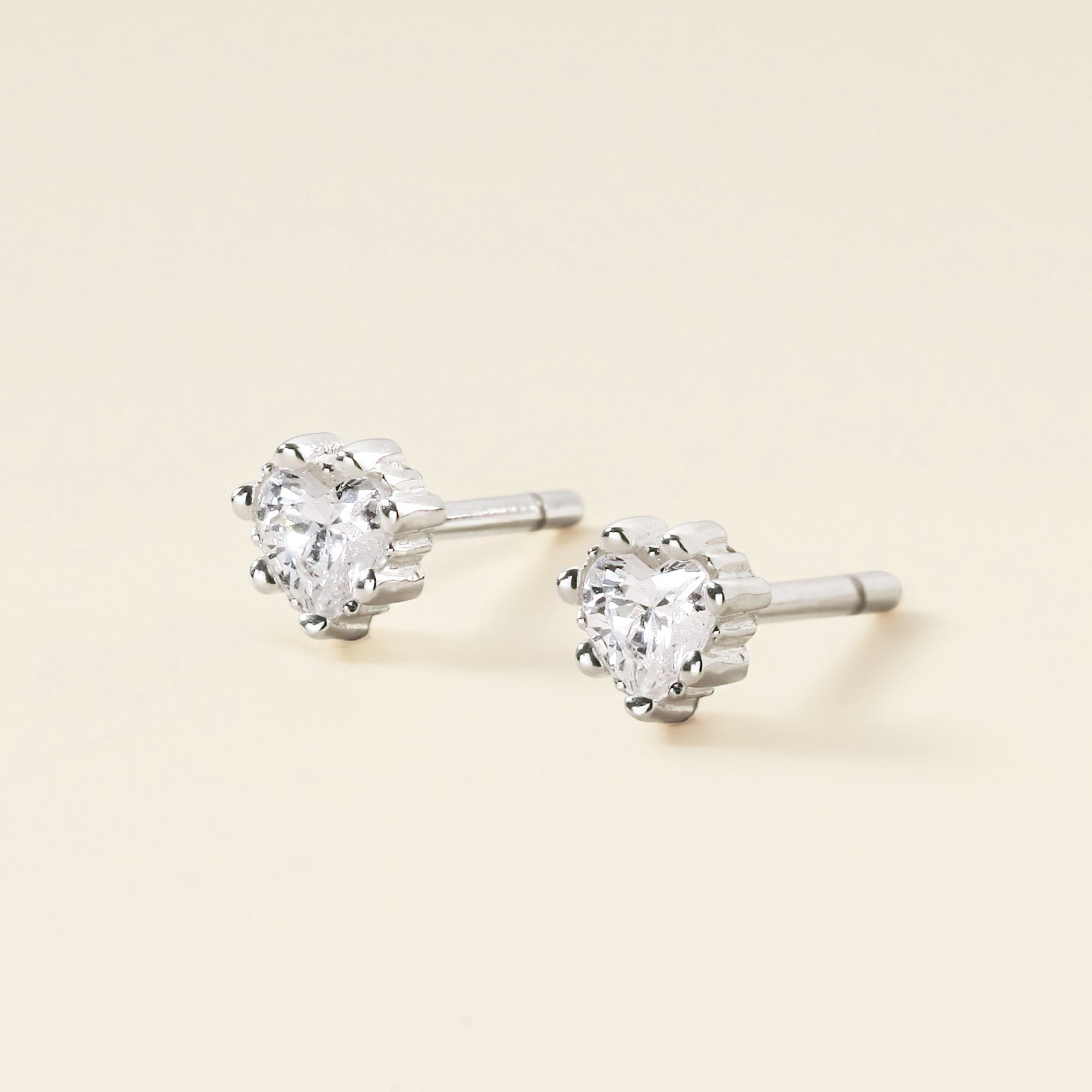 (1 cái) Khuyên Tai Stud Bạc 925 Hình Trái Tim Nhỏ Đính Đá - Tiny Heart Stud-VCE22-L