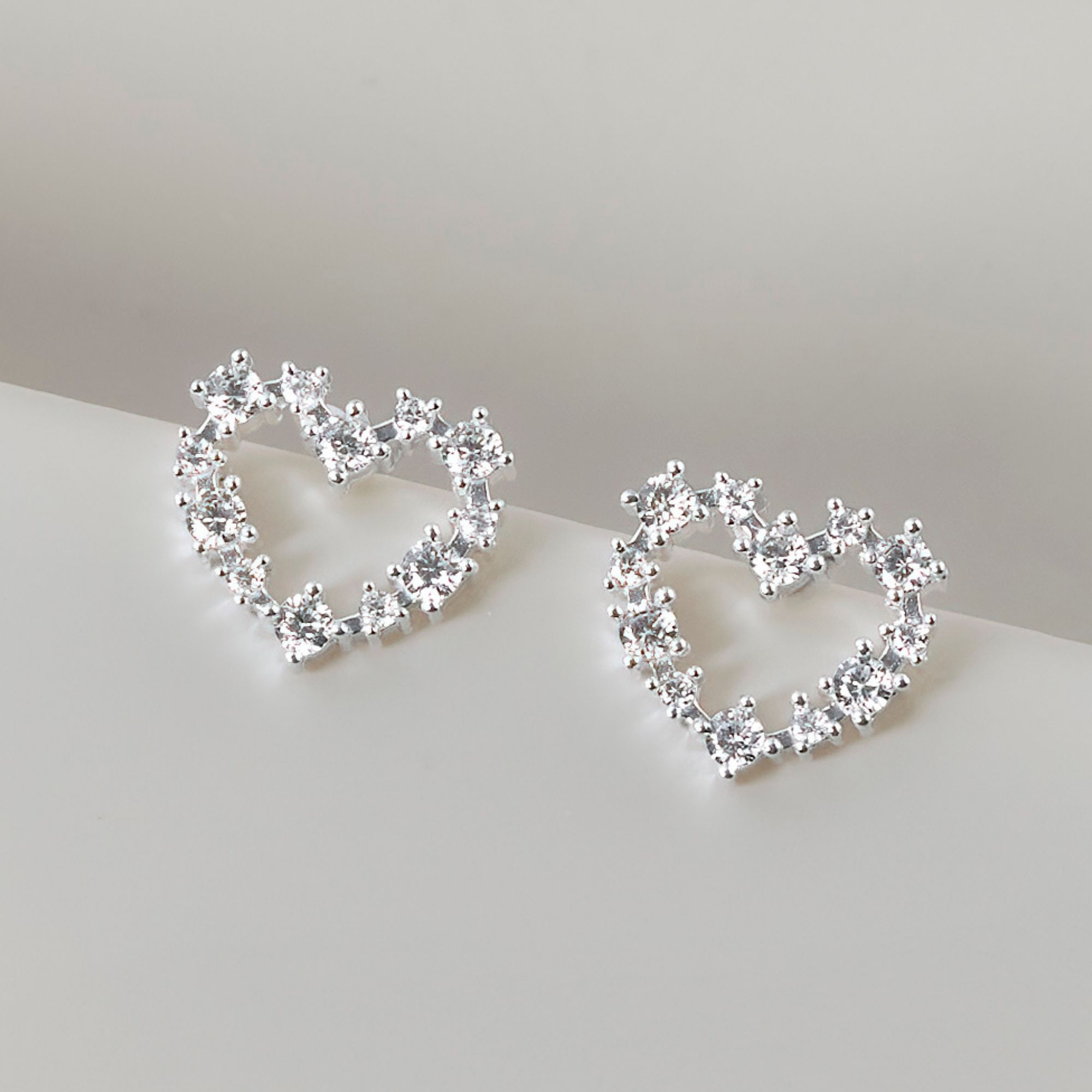 (1 cái) Khuyên Tai Stud Bạc 925 Hình Trái Tim Đính Đá - Tiny Heart Stud-VCE23-L