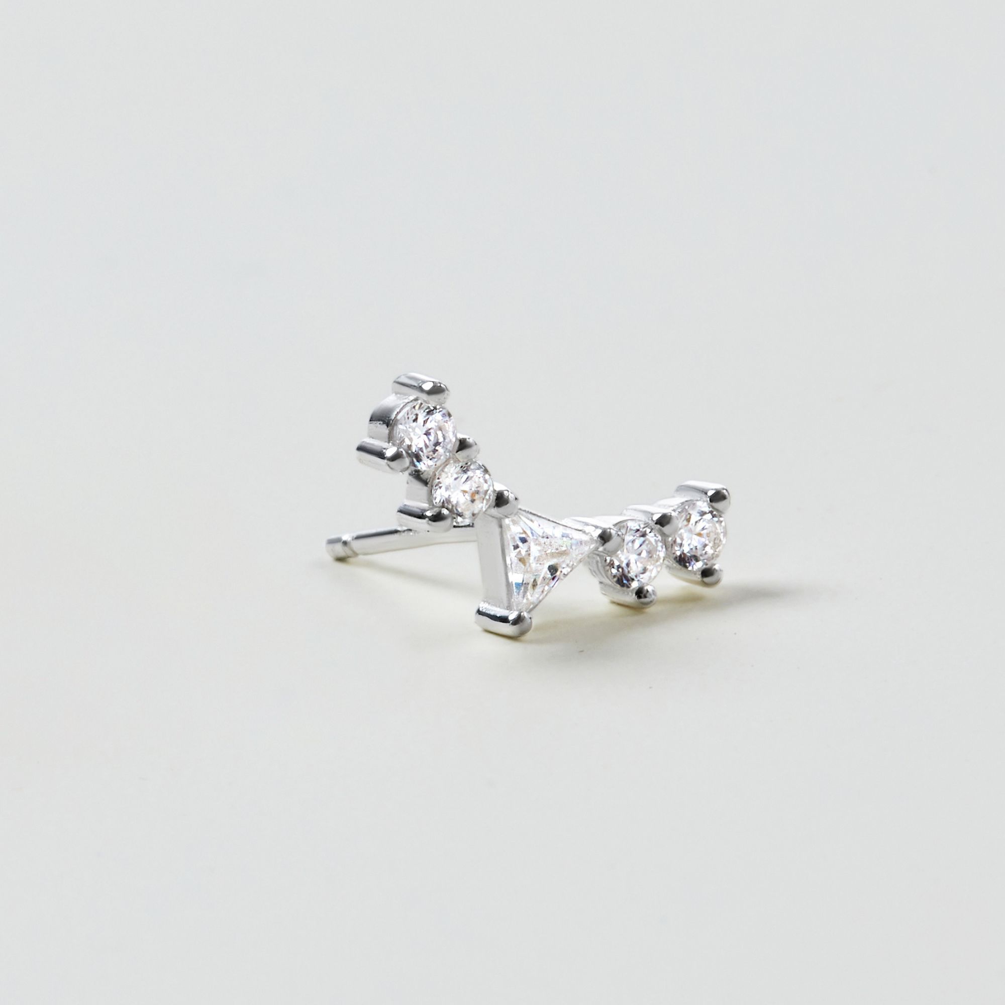 (1 Cái) Khuyên Tai Stud Bạc 925 Hình Hoa Cong Đính Đá Glowy Earrings - VCE508-L