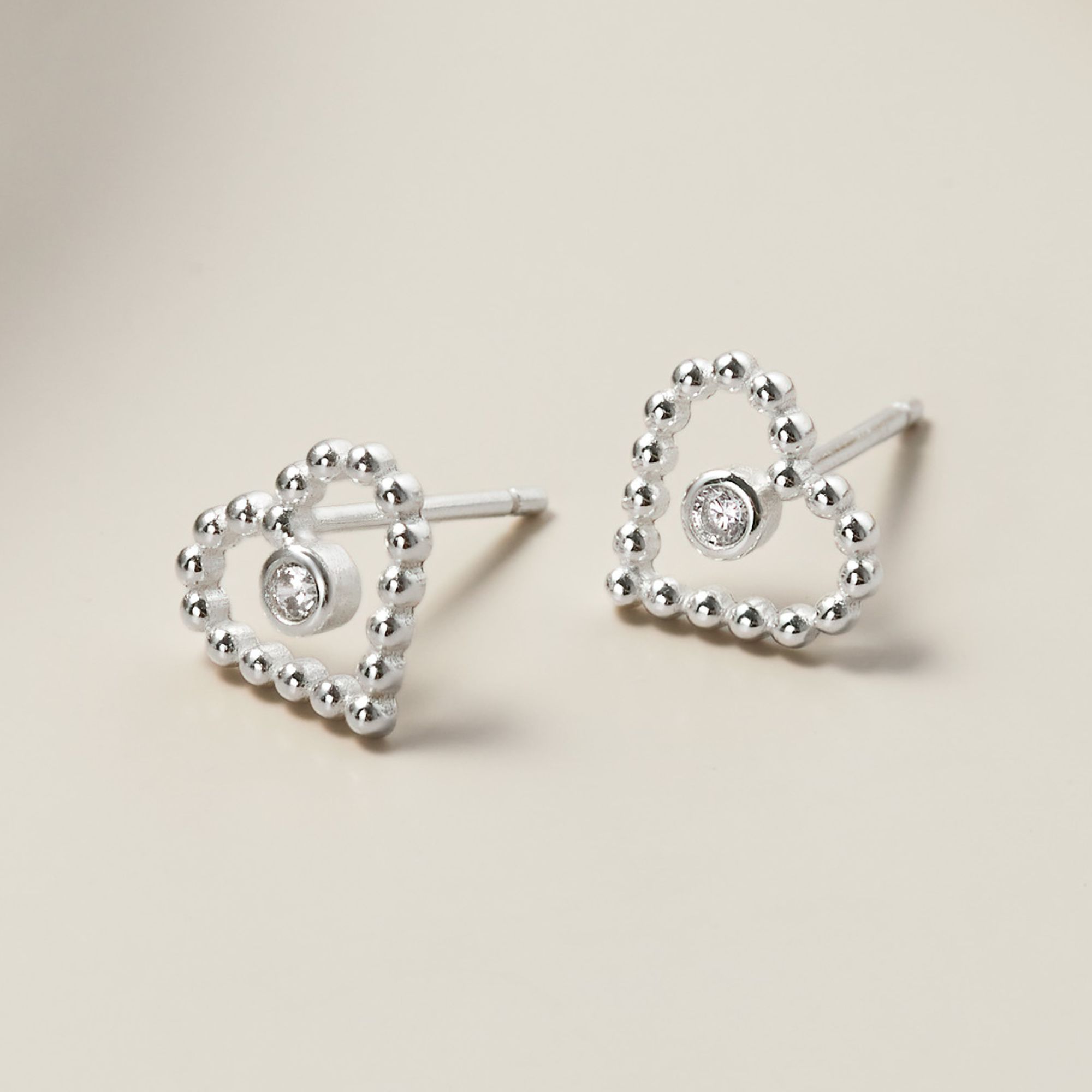 (1 Cái) Bông Tai Nụ Bạc 925 Trái Tim Gắn Đá Tròn Lấp Lánh - VCE510-L