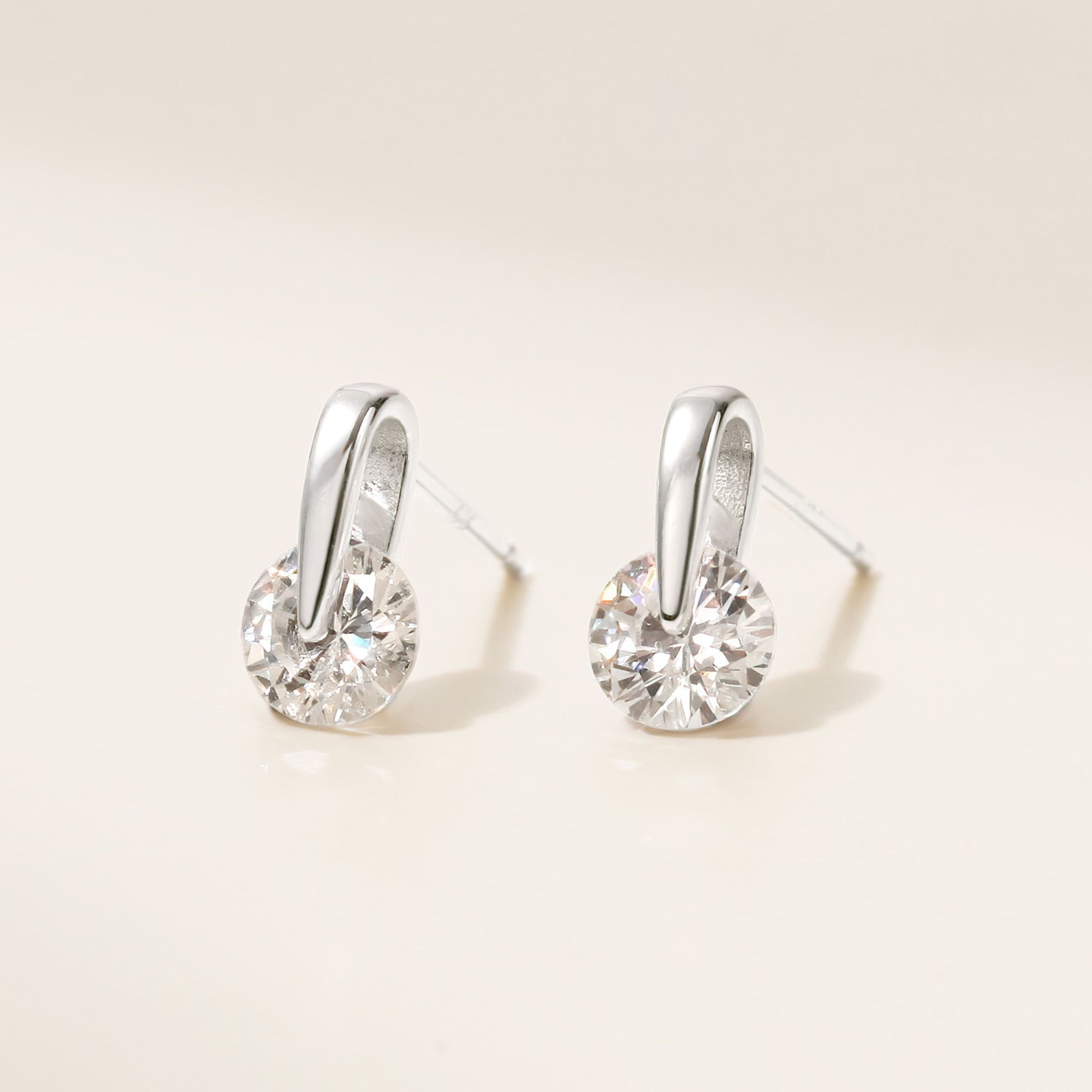 Hoa Tai Nụ Bạc 925 Dáng Giọt Nước Đính Đá Tròn Water Drop Earrings - VCE511