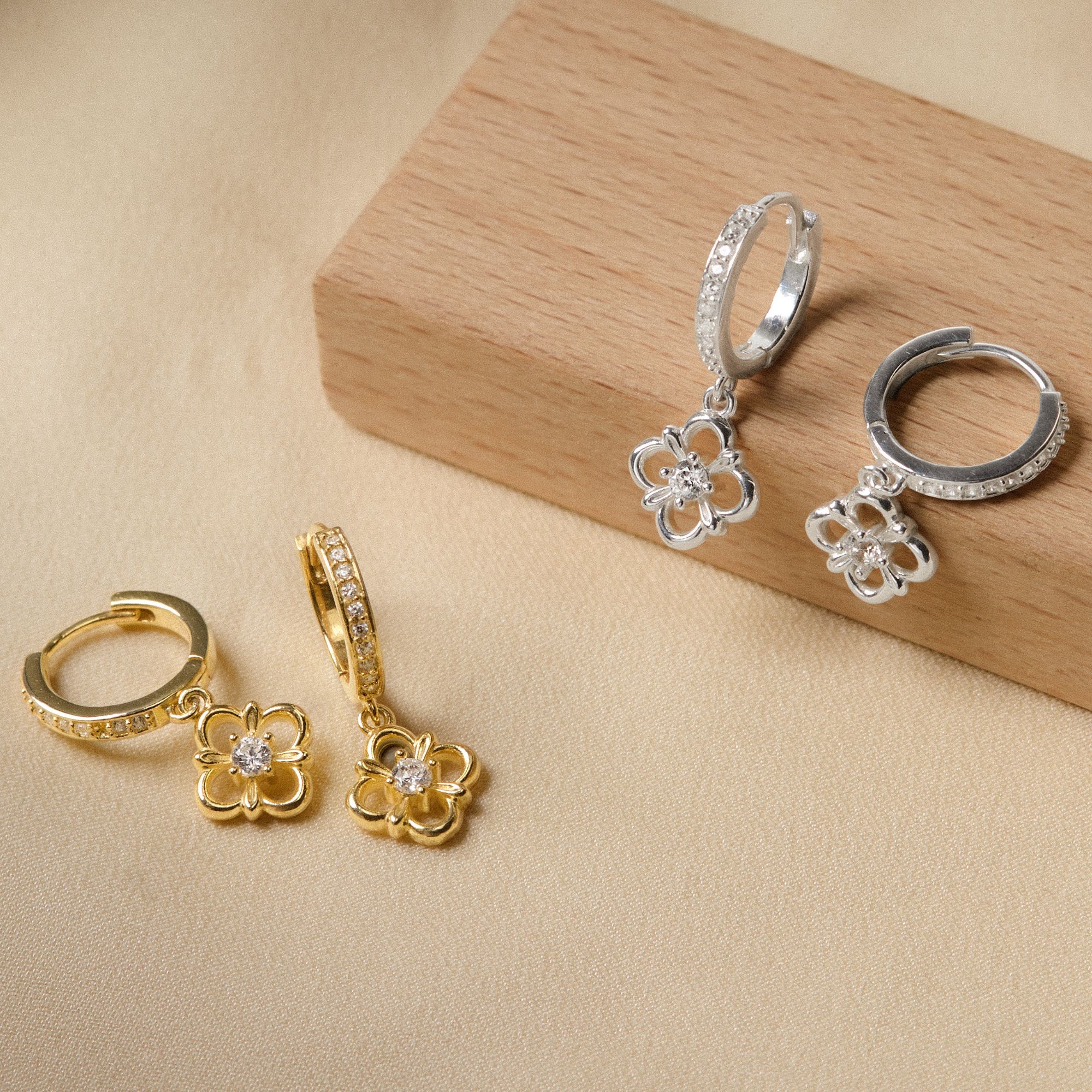 Hoa Tai Bạc 925 Cỏ 4 Lá Hoop Drop Lucky Clover - VCE52