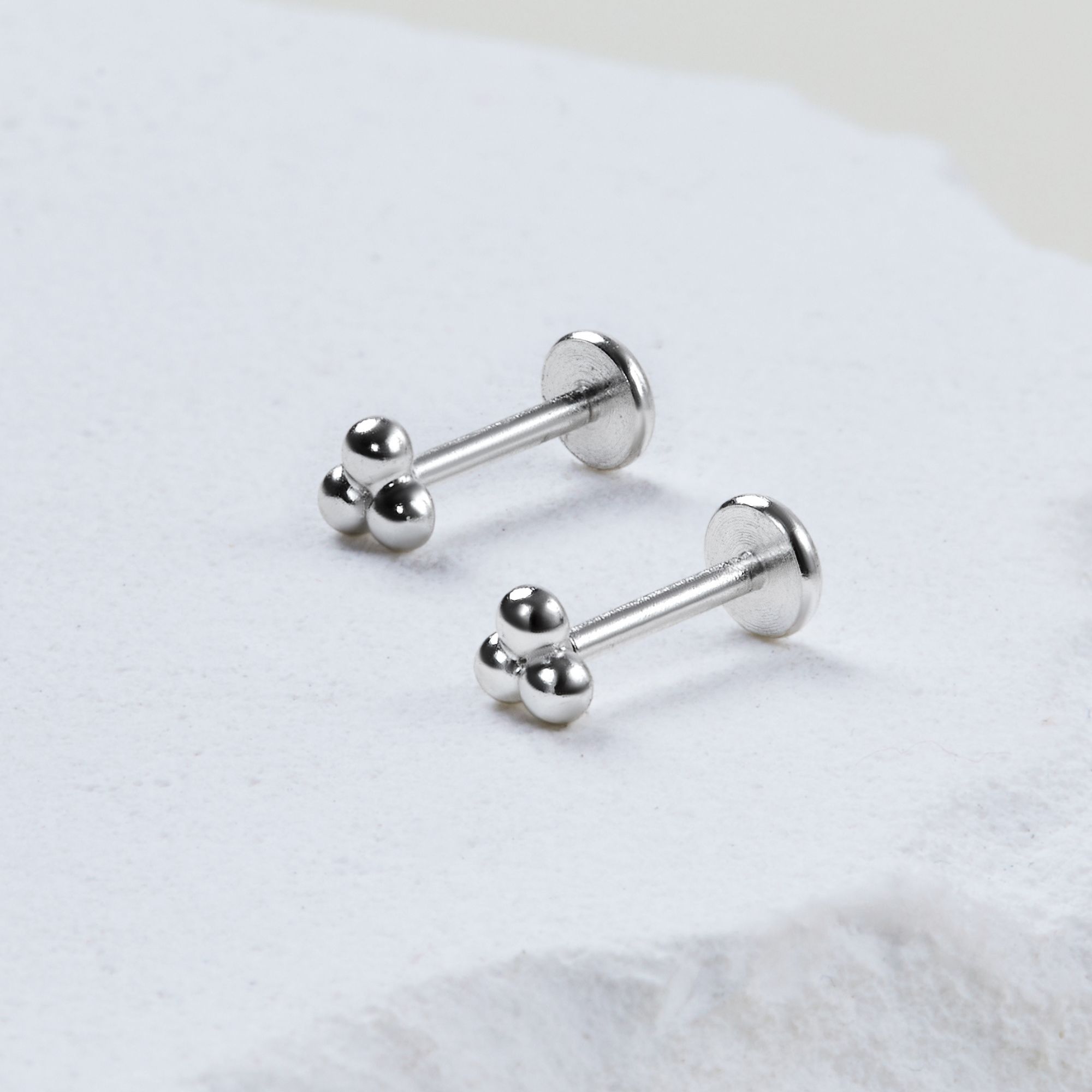 (1 Cái) Khuyên Tai Chốt Vặn Flat Back Bạc 925 Stud Nụ Cỏ 3 Lá Clover Stud - VCE520-L