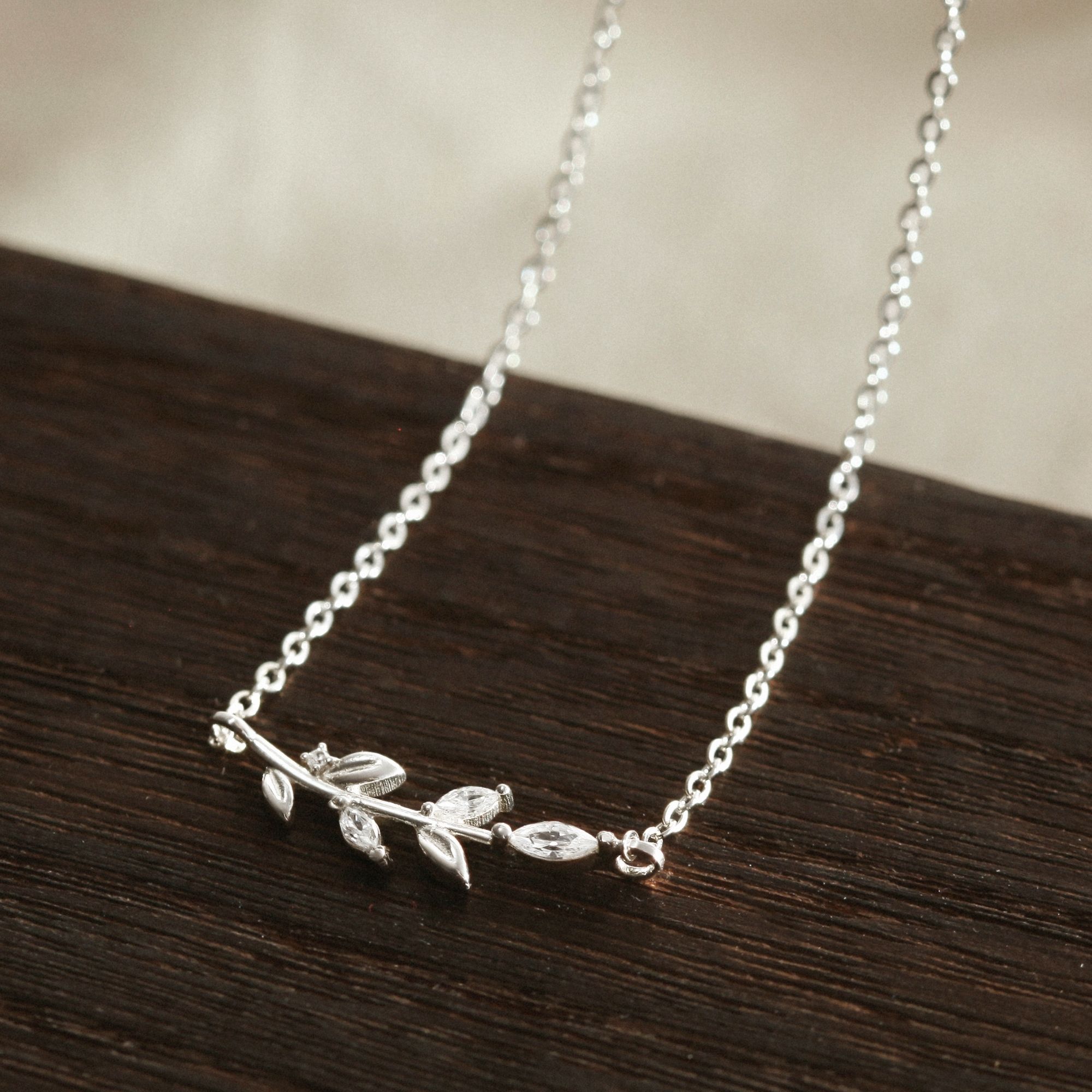 Dây Chuyền Bạc 925 Lá Nguyệt Quế Đính Đá Laurel Necklace - VCN21