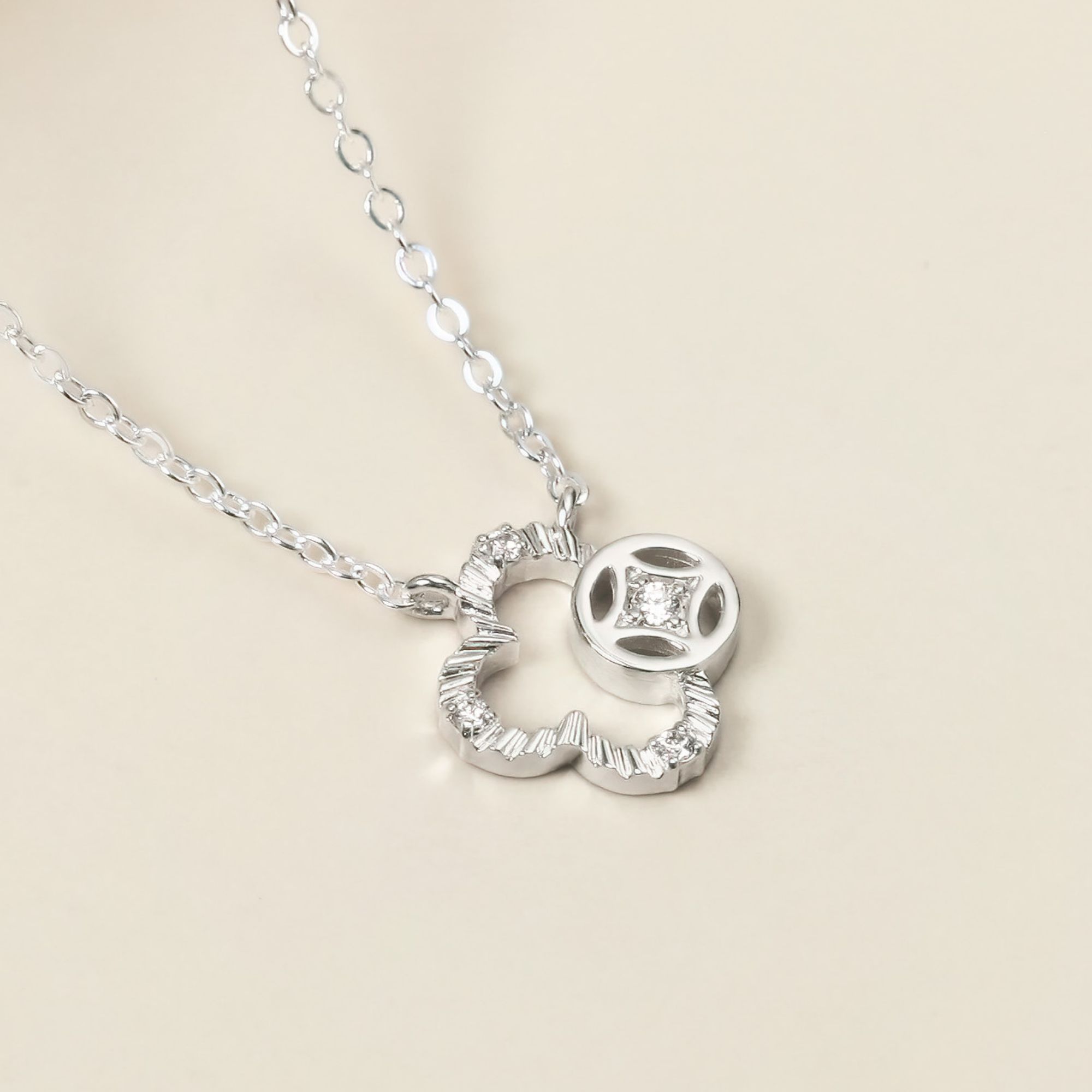 Dây Chuyền Vàng 10K Kim Tiền Tài Lộc Đính Kim Cương Moissanite - VCN37V