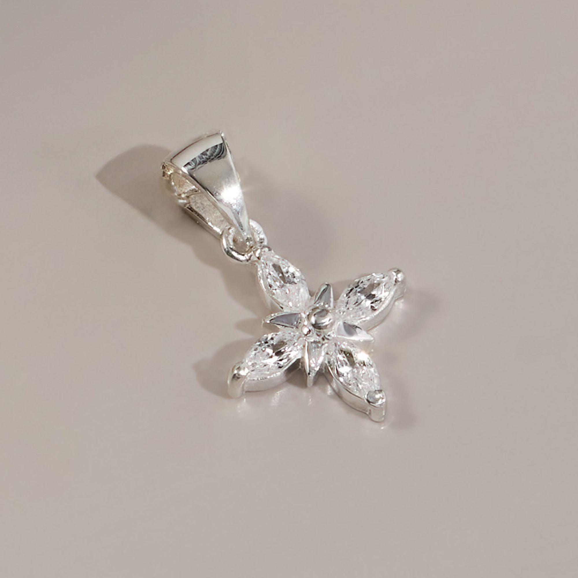 Quà Tặng 8/3 Mặt Dây Chuyền Bạc 925 Hình Cỏ 4 Lá/ Ngôi Sao 4 Cánh Đính Đá Star Stone Pendant - VCP02