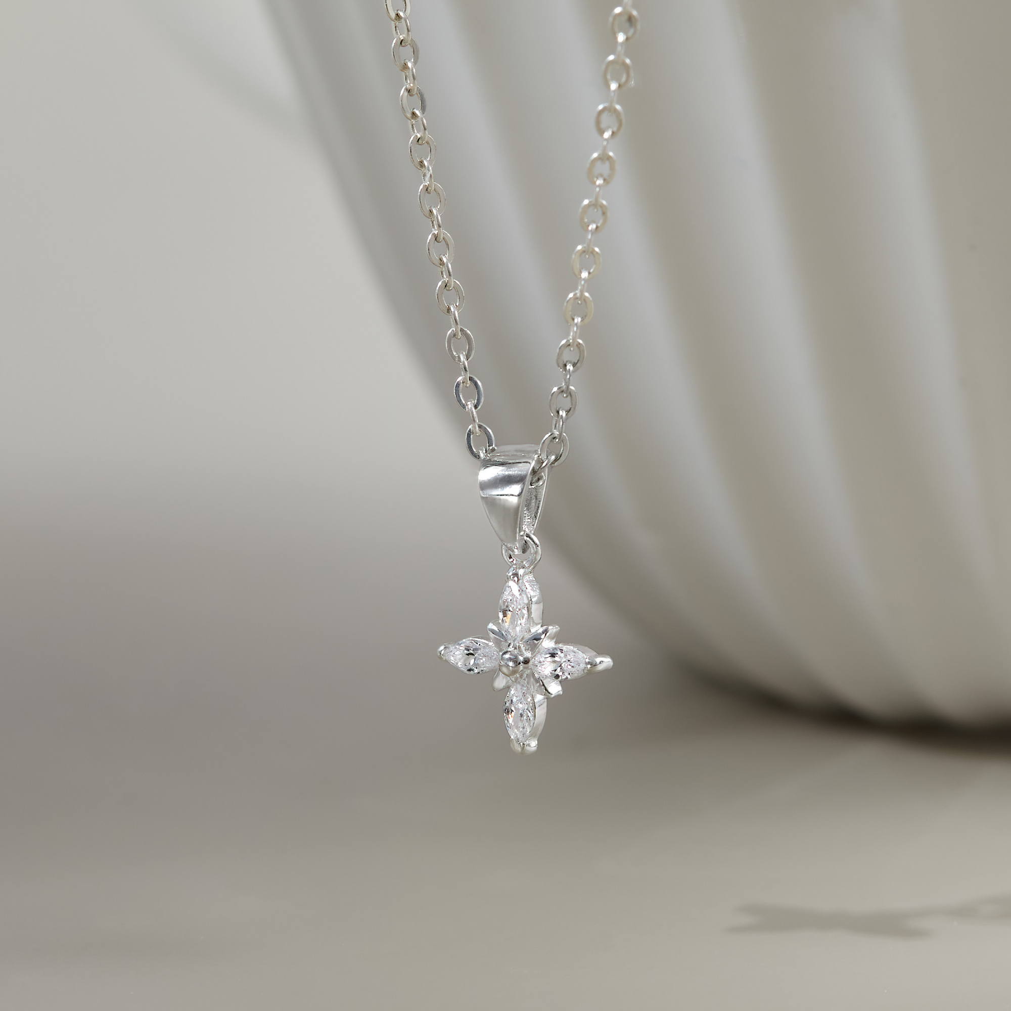 Quà Tặng 8/3 Mặt Dây Chuyền Bạc 925 Hình Cỏ 4 Lá/ Ngôi Sao 4 Cánh Đính Đá Star Stone Pendant - VCP02