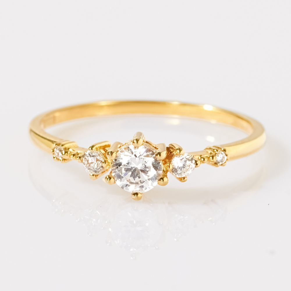 Nhẫn Vàng 10K Thanh Mảnh Đính Đá Princess Đính Kim Cương Moissanite Cao Cấp - VCR06V