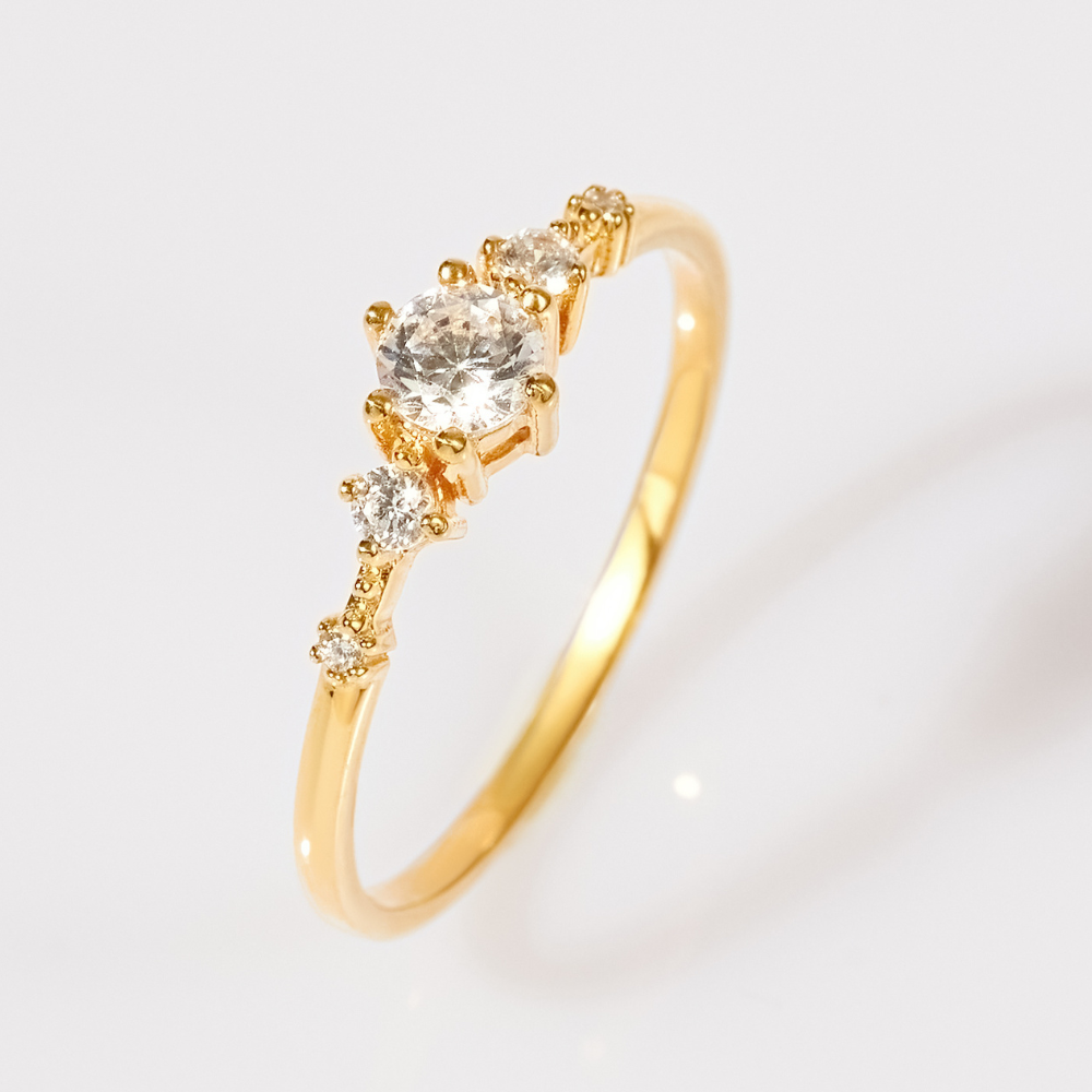 Nhẫn Vàng 10K Thanh Mảnh Đính Đá Princess Đính Kim Cương Moissanite Cao Cấp - VCR06V