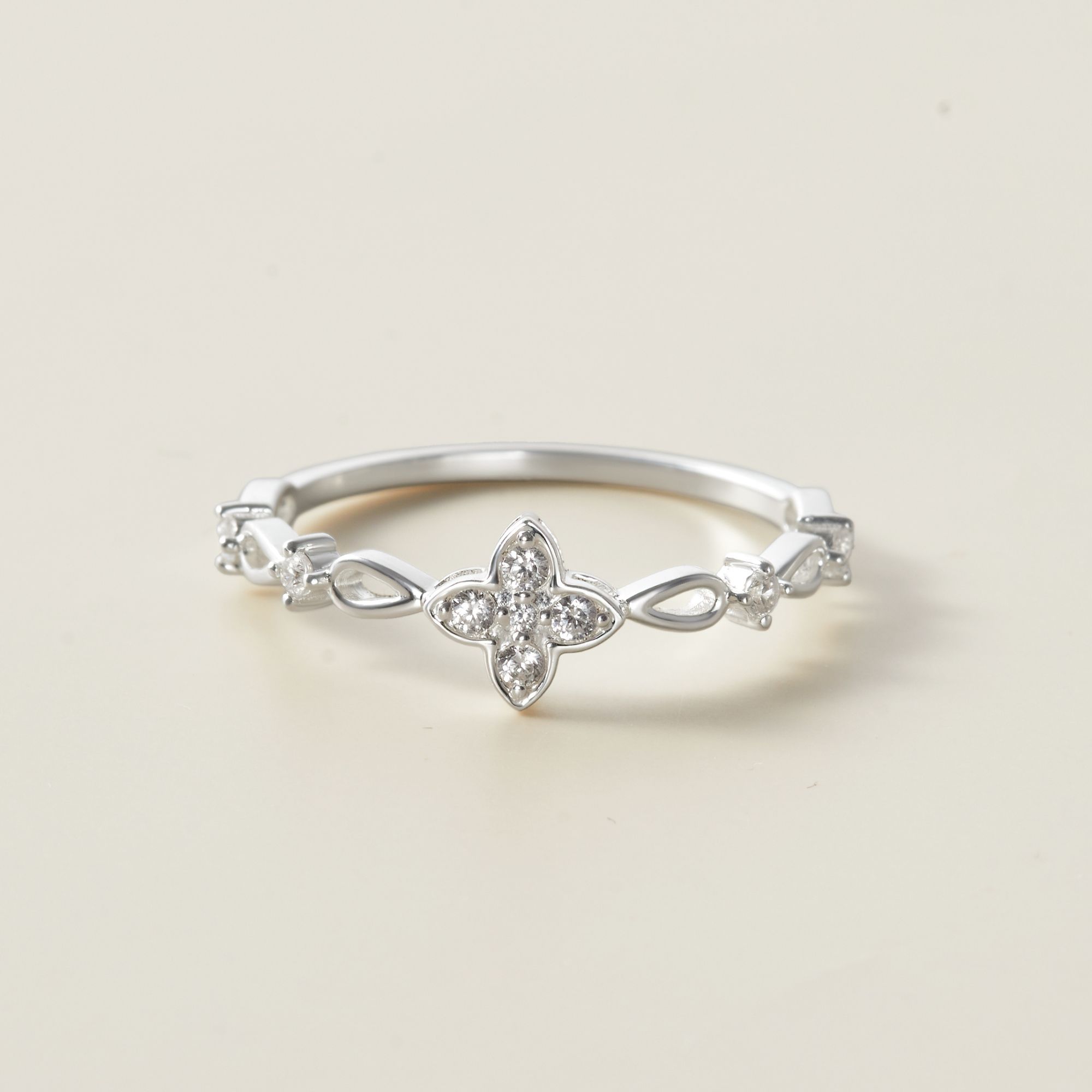 Quà Tặng 8/3 Nhẫn Bạc 925 Cỏ 4 Lá/Hoa 4 Cánh Đính Đá Giọt Nước - VCR28