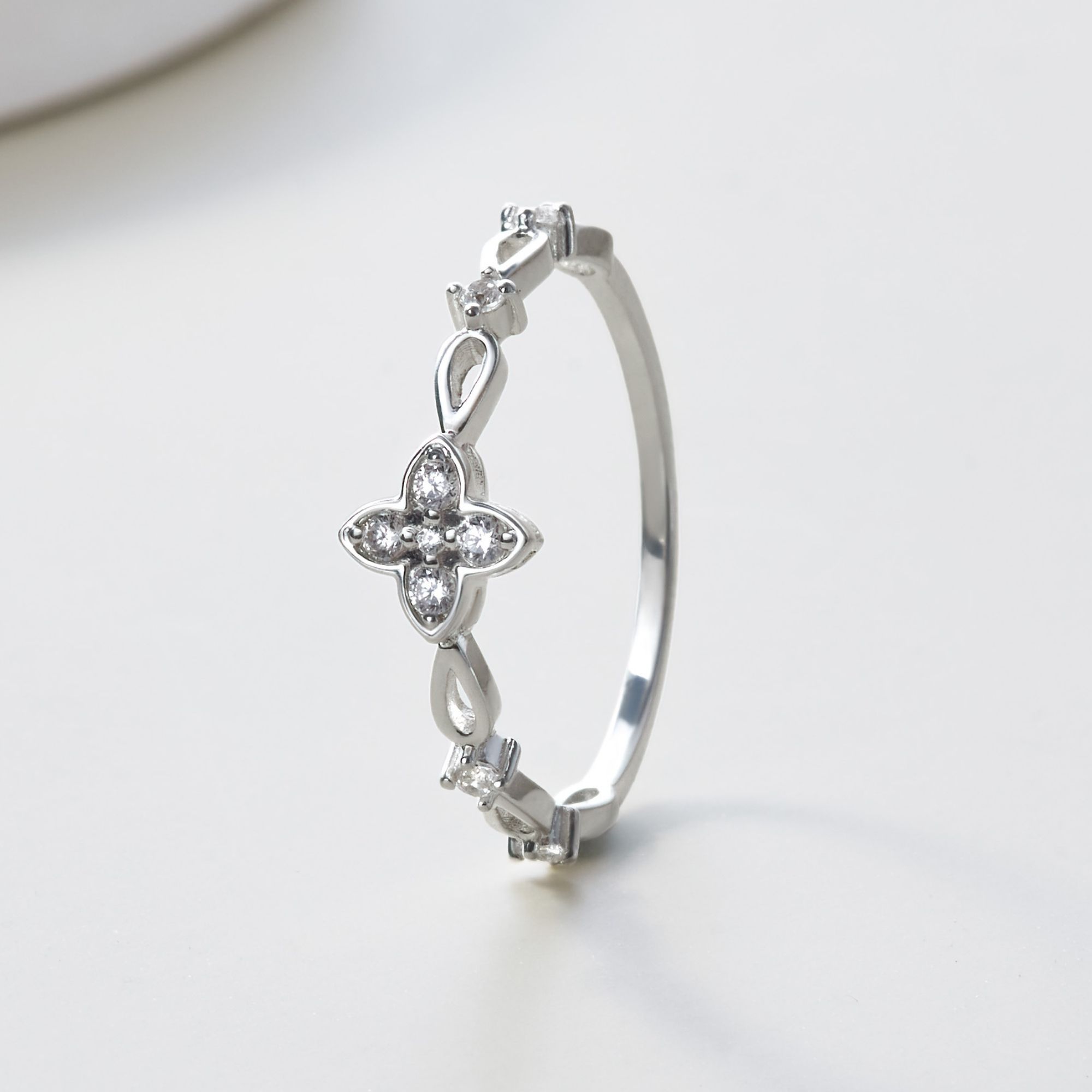 Quà Tặng 8/3 Nhẫn Bạc 925 Cỏ 4 Lá/Hoa 4 Cánh Đính Đá Giọt Nước - VCR28