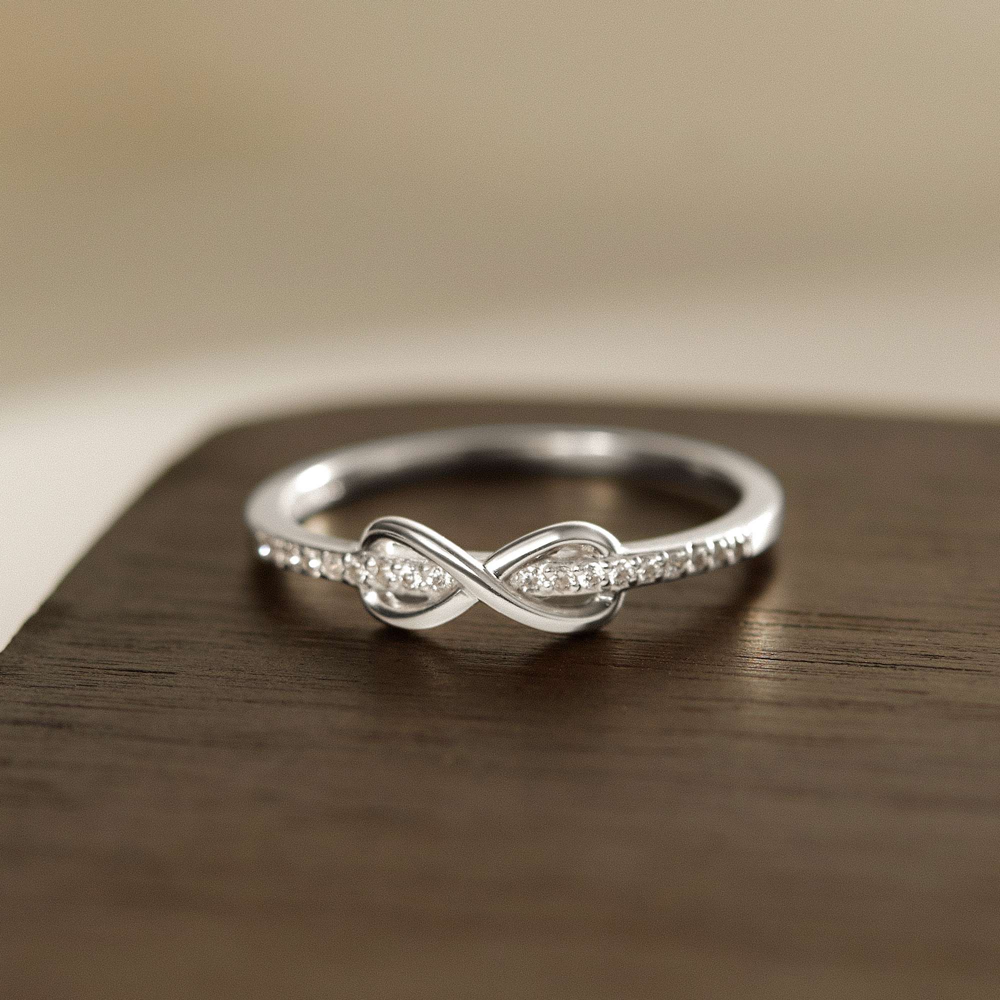 Nhẫn Bạc 925 Mảnh Vô Cực Đính Đá Viền Lấp Lánh - VCR38