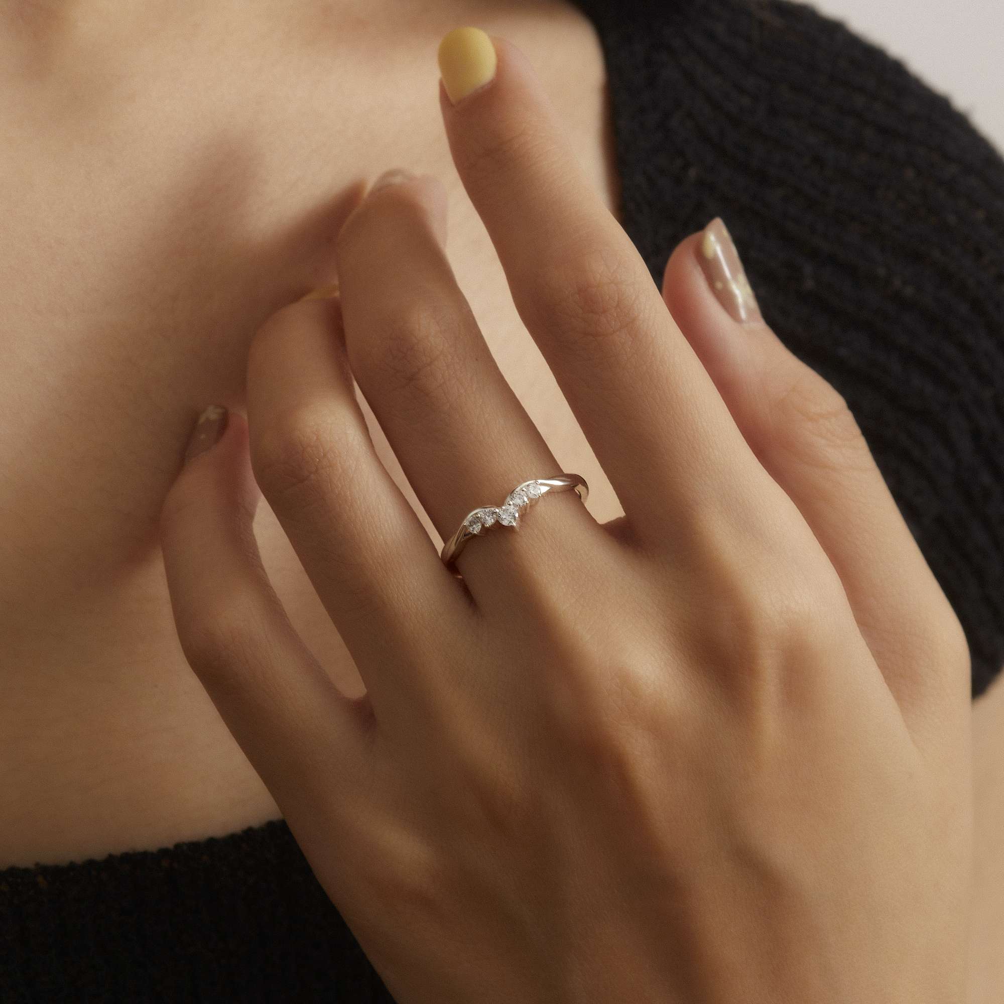 Nhẫn Bạc 925 Xoắn Vương Miện Đính Đá Lấp Lánh - VCR39