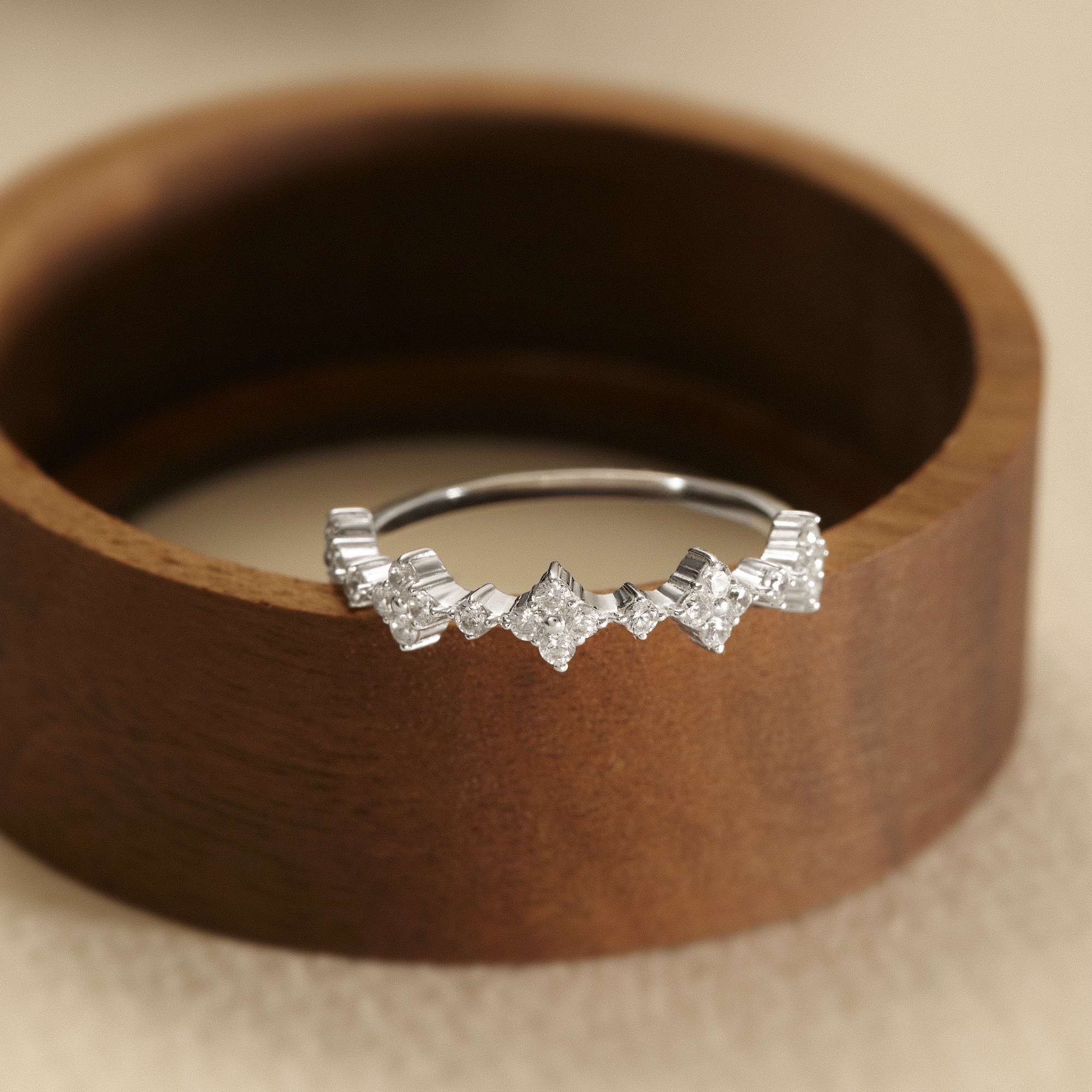 Quà Tặng 8/3 Nhẫn Bạc 925 Cỏ 4 Lá Full Vòng Đính Đá Lấp Lánh - VCR42