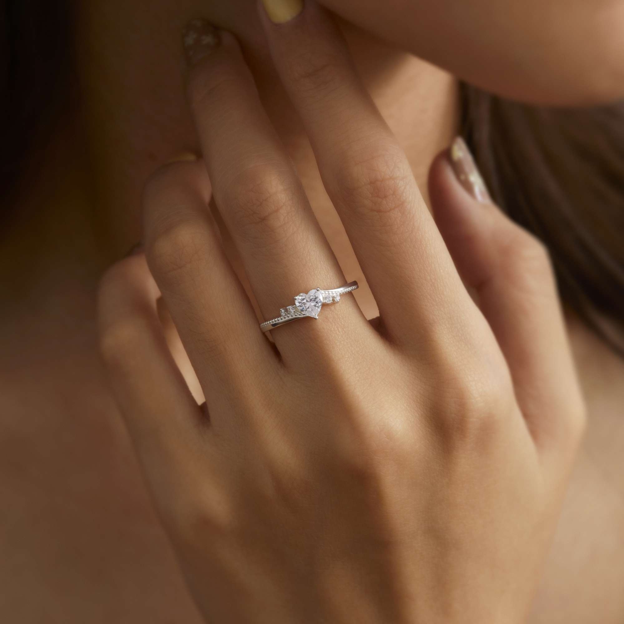 Quà Tặng 8/3 Nhẫn Bạc 925 Xoắn Đá Chủ Trái Tim Đính Đá Lấp Lánh	- VCR44