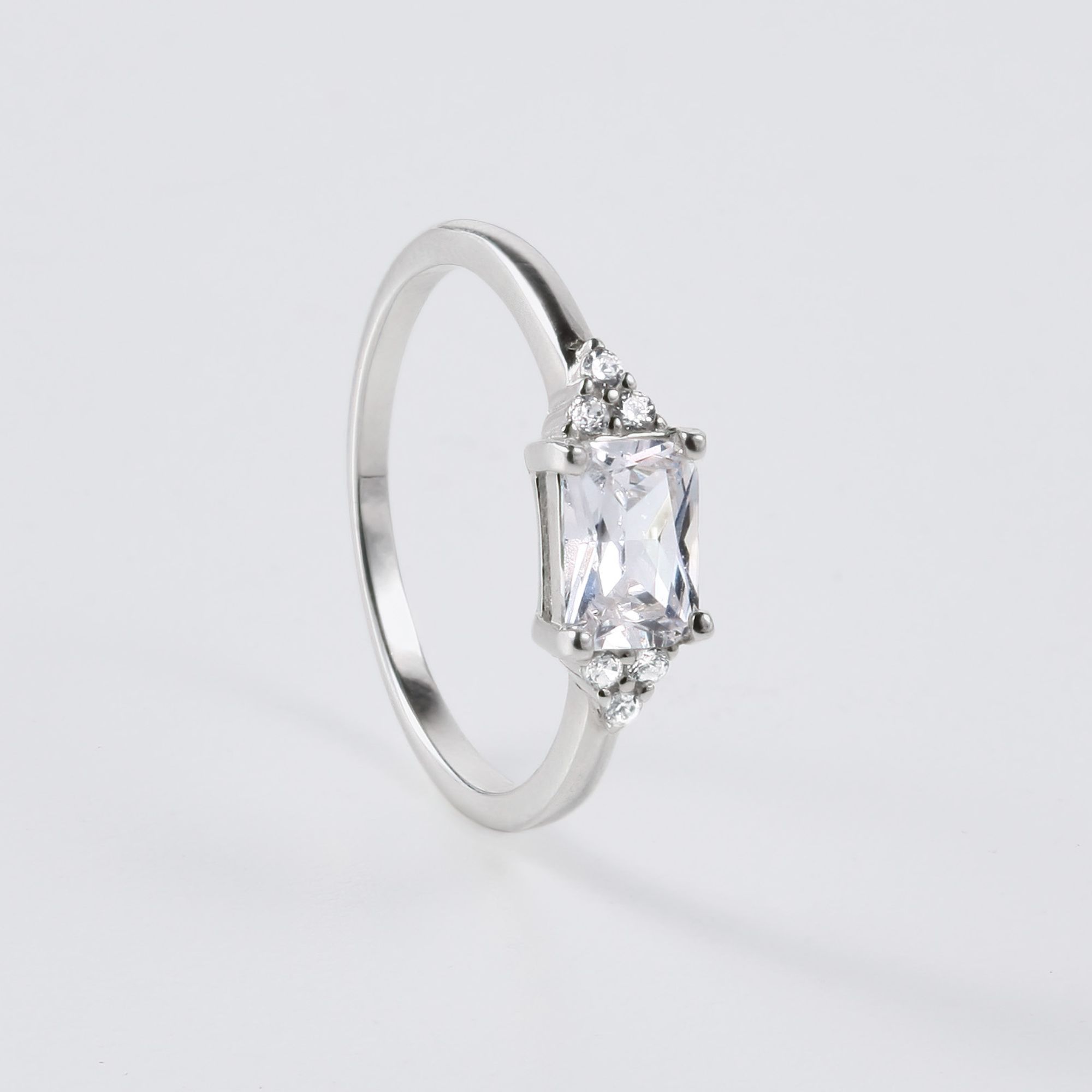 Nhẫn Mảnh Bạc 925 Đính Đá Chủ - Ring Collection