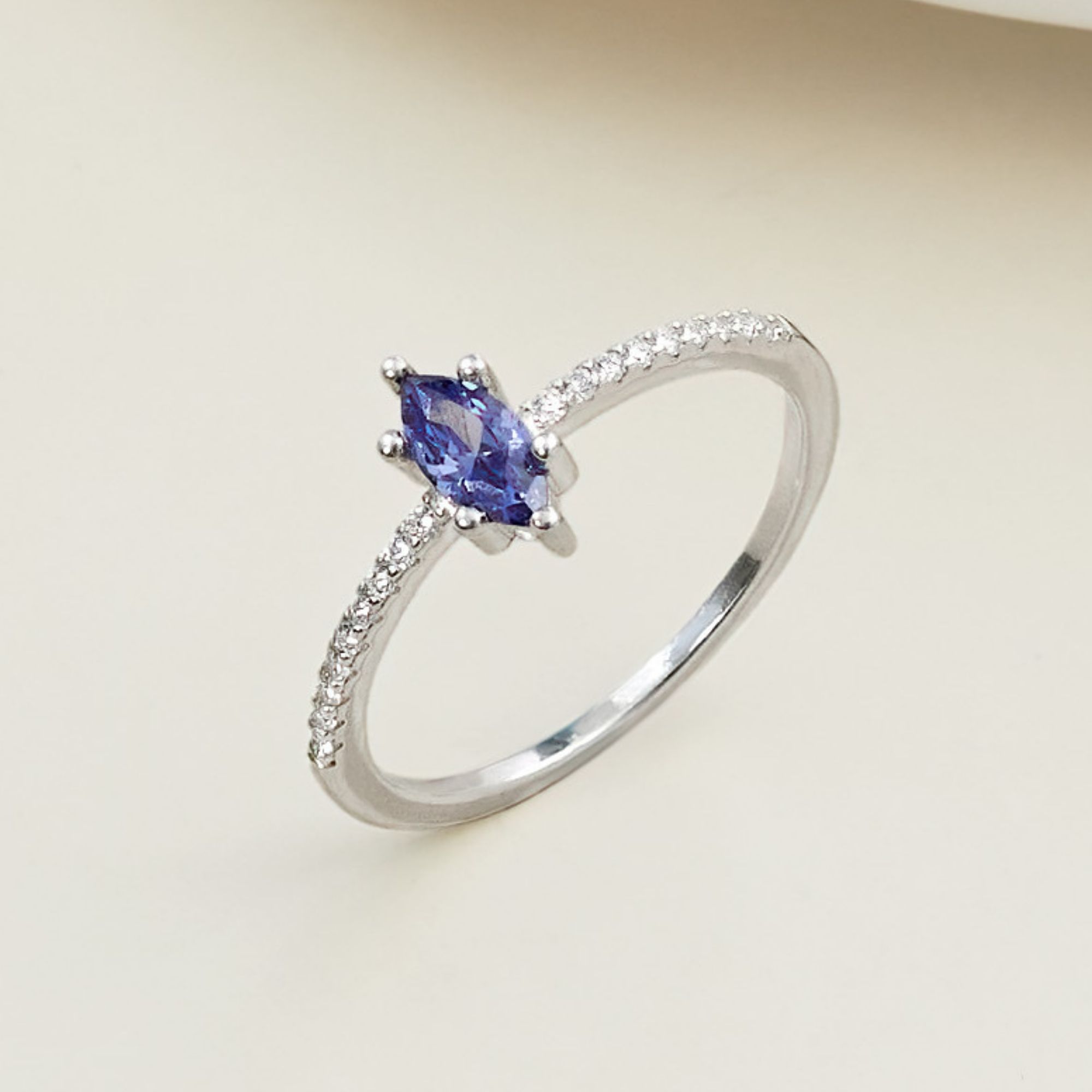 Nhẫn Chủ Bạc 925 Đính Đá Hạt Thóc Marquise Màu Xanh Sapphire - VCR506