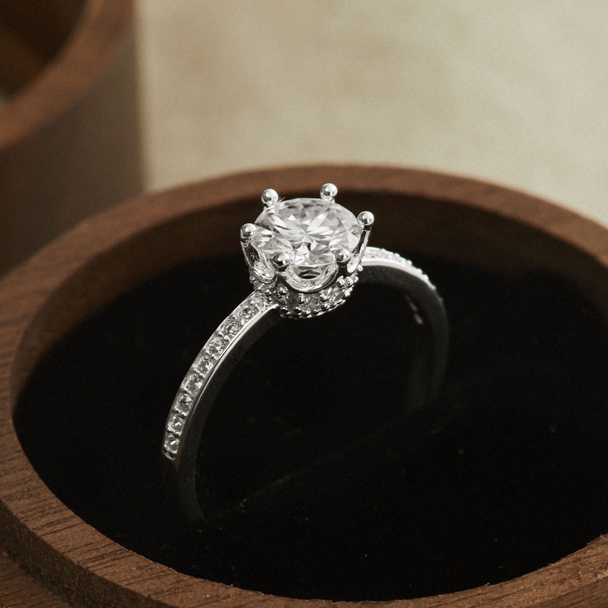 Nhẫn Bạc 925 Kim Cương Moissanite Tròn Vương Miện Lấp Lánh Crown Ring - VCR16-MS