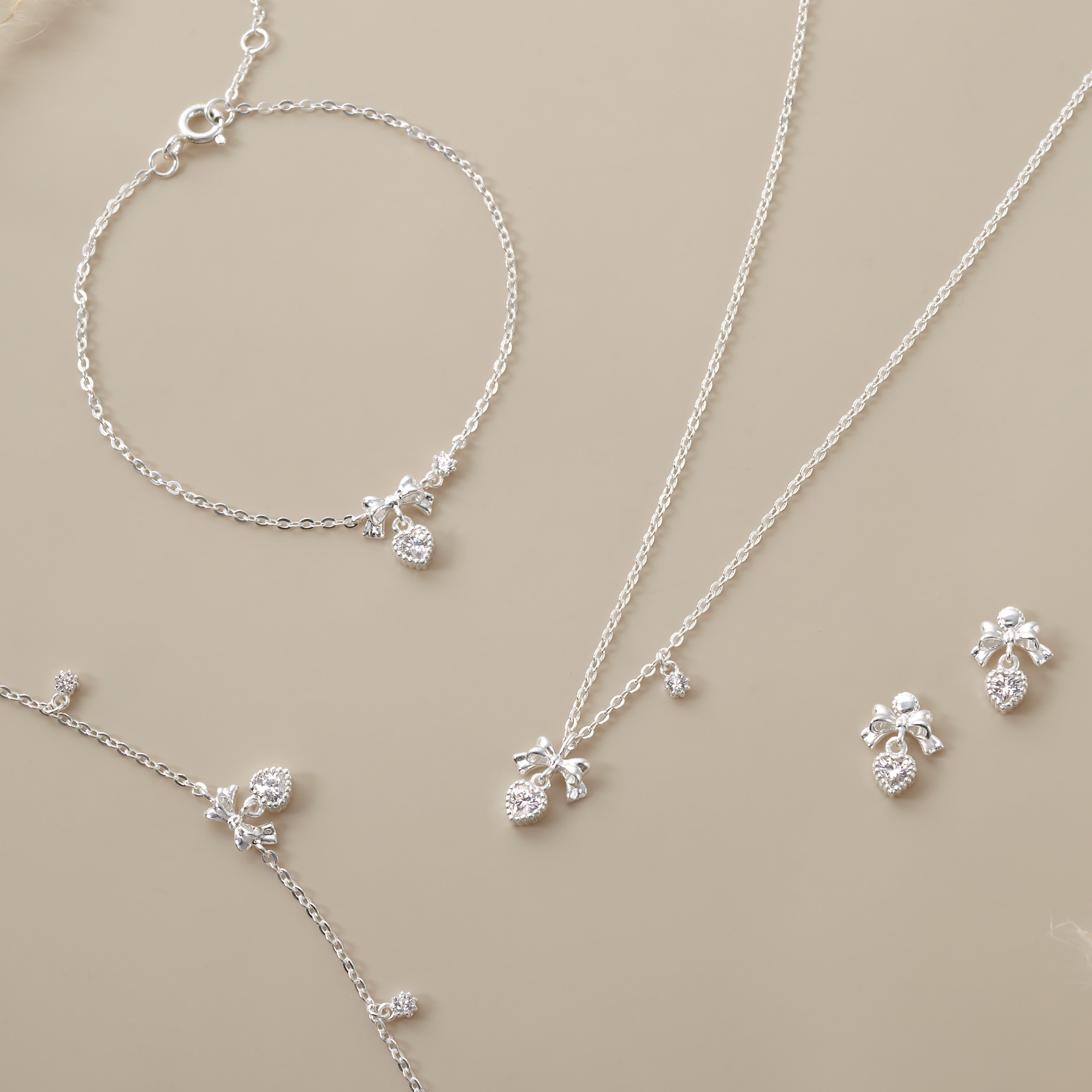 Quà Tặng 8/3 Dây Chuyền Bạc 925 Hình Nơ Treo Trái Tim Đính Đá CARA LUNA - Heart Bow Tie - VGN20