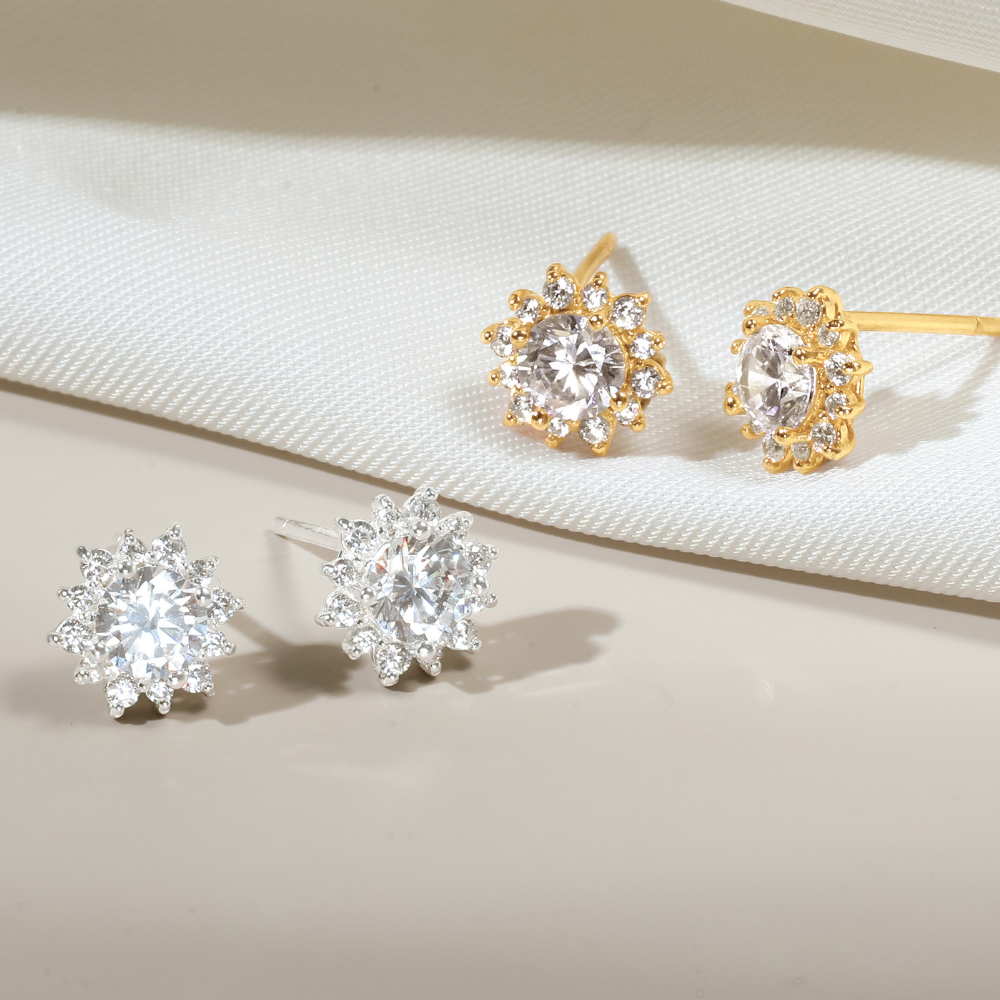 (1 cái) Khuyên Tai Stud Bạc 925 Mặt Bông Tuyết Đính Đá Lấp Lánh Snowy Stud - VGE10-L