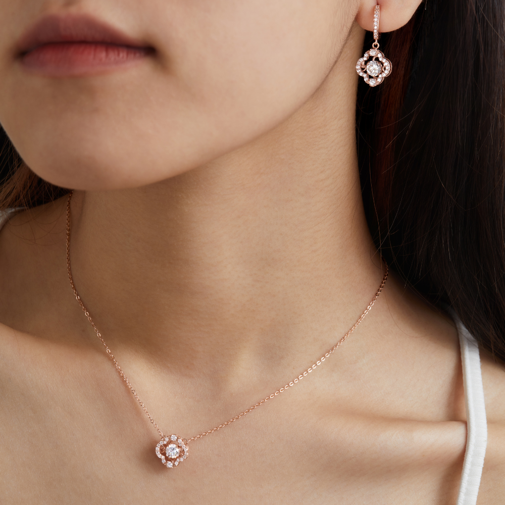 Khuyên Tai Treo Bạc 925 Hình Cỏ 4 Lá Đá Nhảy 4 Leaf Clover - VGE11