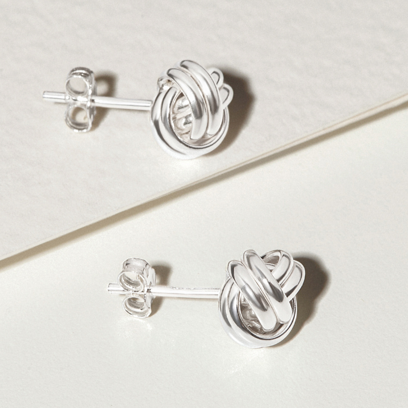 (1 Cái) Hoa Tai Bạc 925 Dáng Nụ Sợi Kết Nối Knot - VUE501