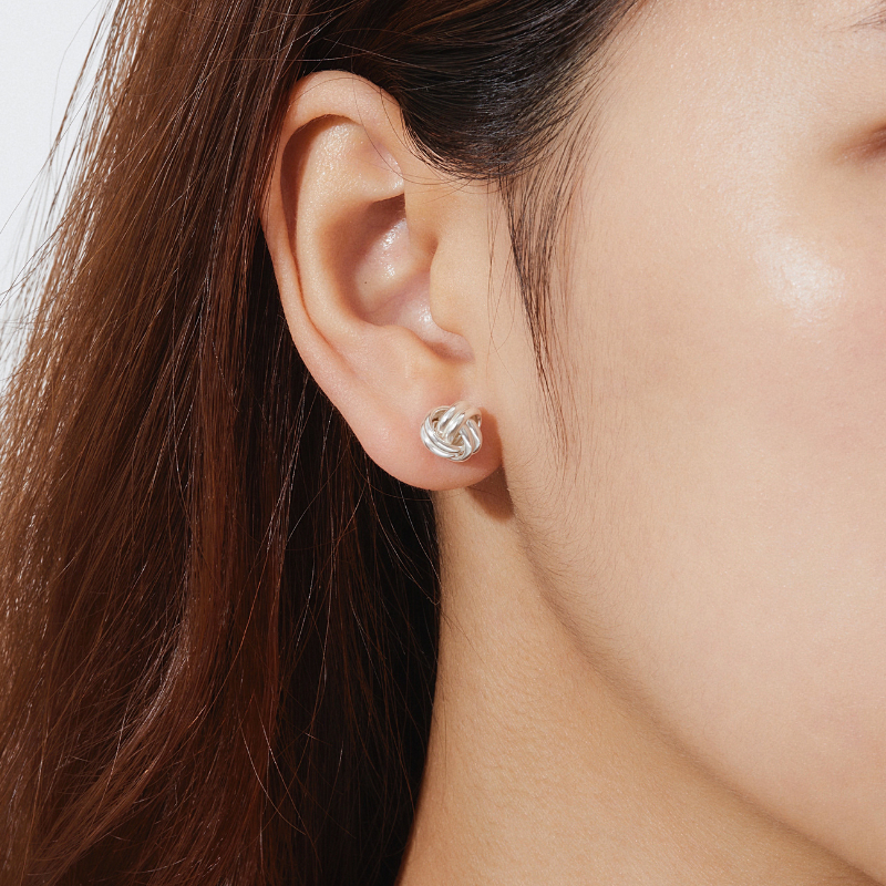 (1 Cái) Hoa Tai Bạc 925 Dáng Nụ Sợi Kết Nối Knot - VUE501