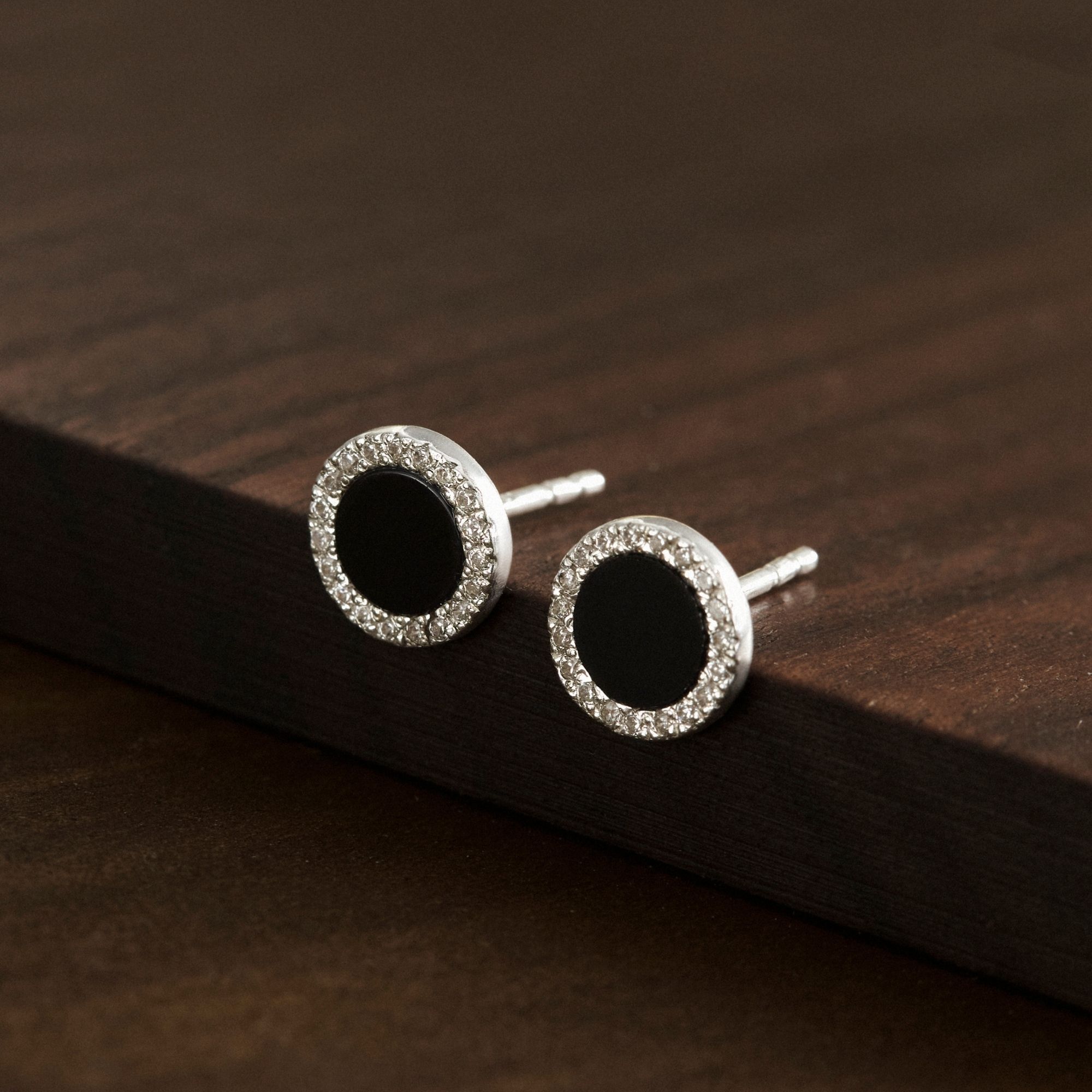 Hoa Tai Bạc 925 Dáng Nụ Tròn Đính Đá Đen Tự Nhiên Black Onyx Halo - VUE503