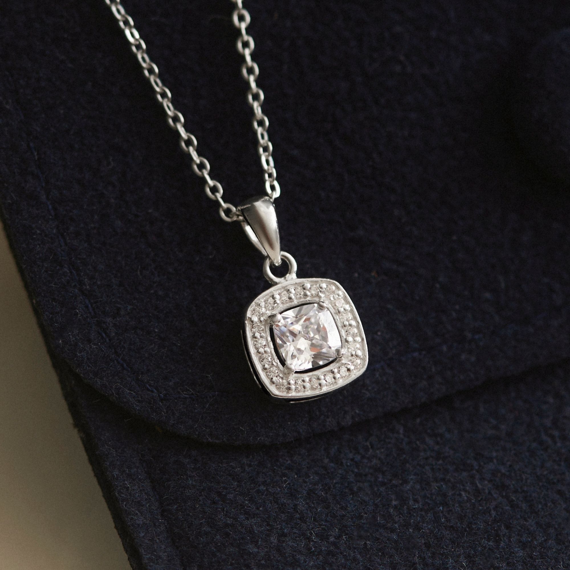 Dây Chuyền Bạc 925 Mặt Vuông Đính Đá Square Halo - VUN501