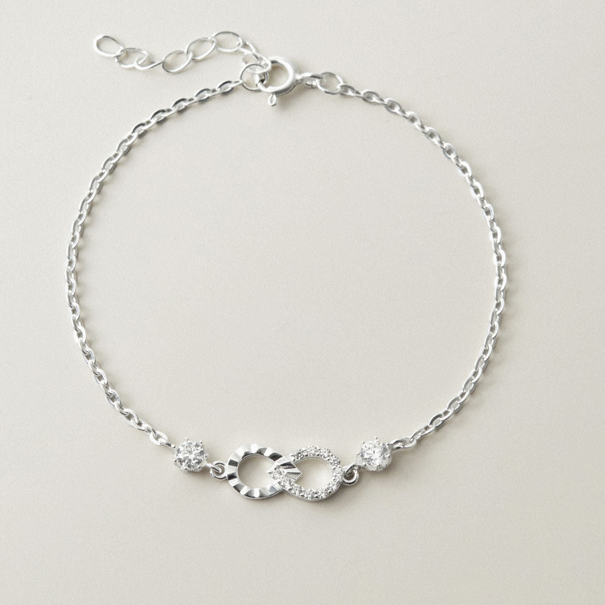 Vòng Tay Nữ Bạc 925 Tình Yêu Vô Cực Đính Đá Bond Bracelet - VYB58