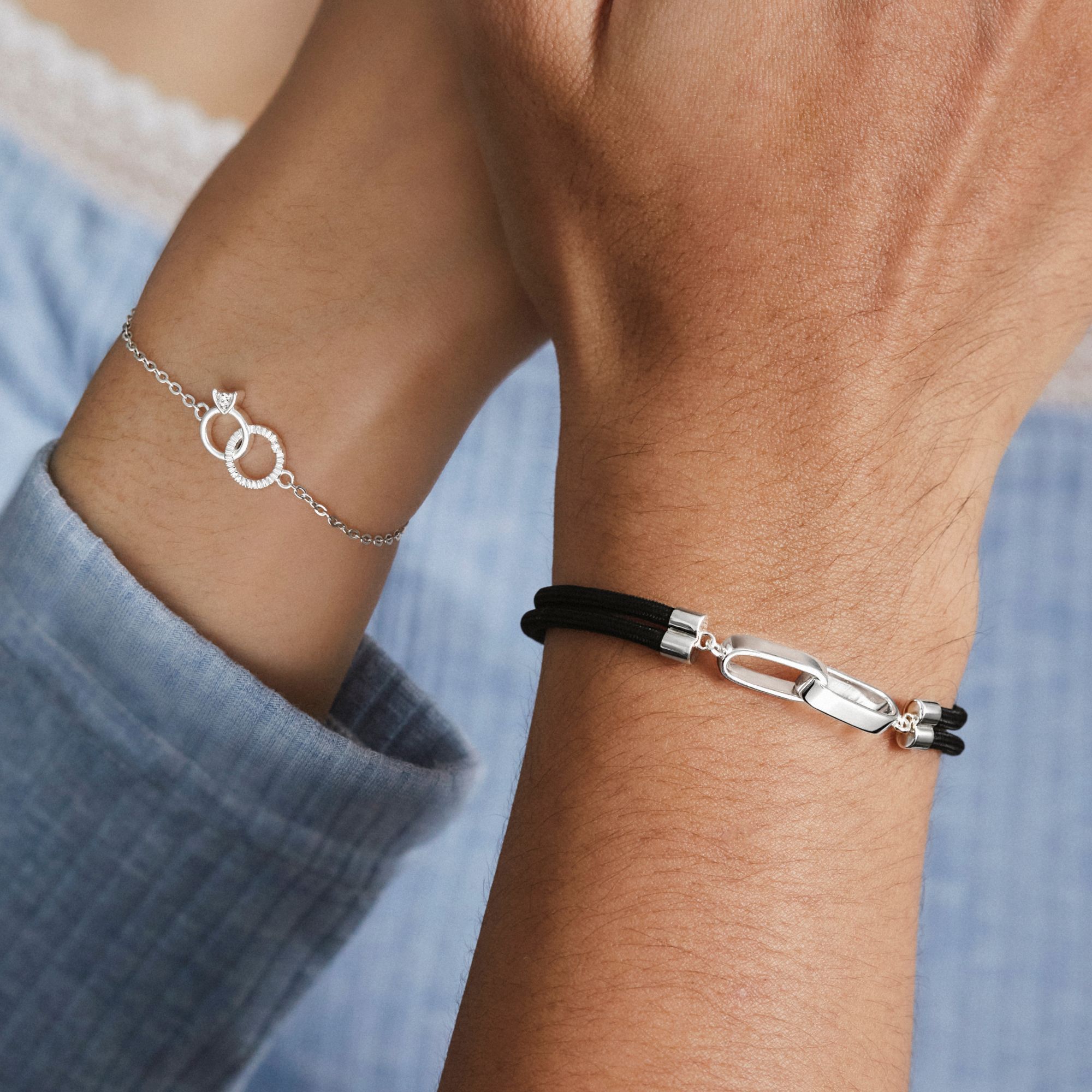 ( Một Cặp ) Lắc Tay Bạc 925 Vòng Tròn Gắn Kết Và Lắc Tay Bạc 925 Charm Nhẫn Đôi Đính Đá VYB66 - LDB28