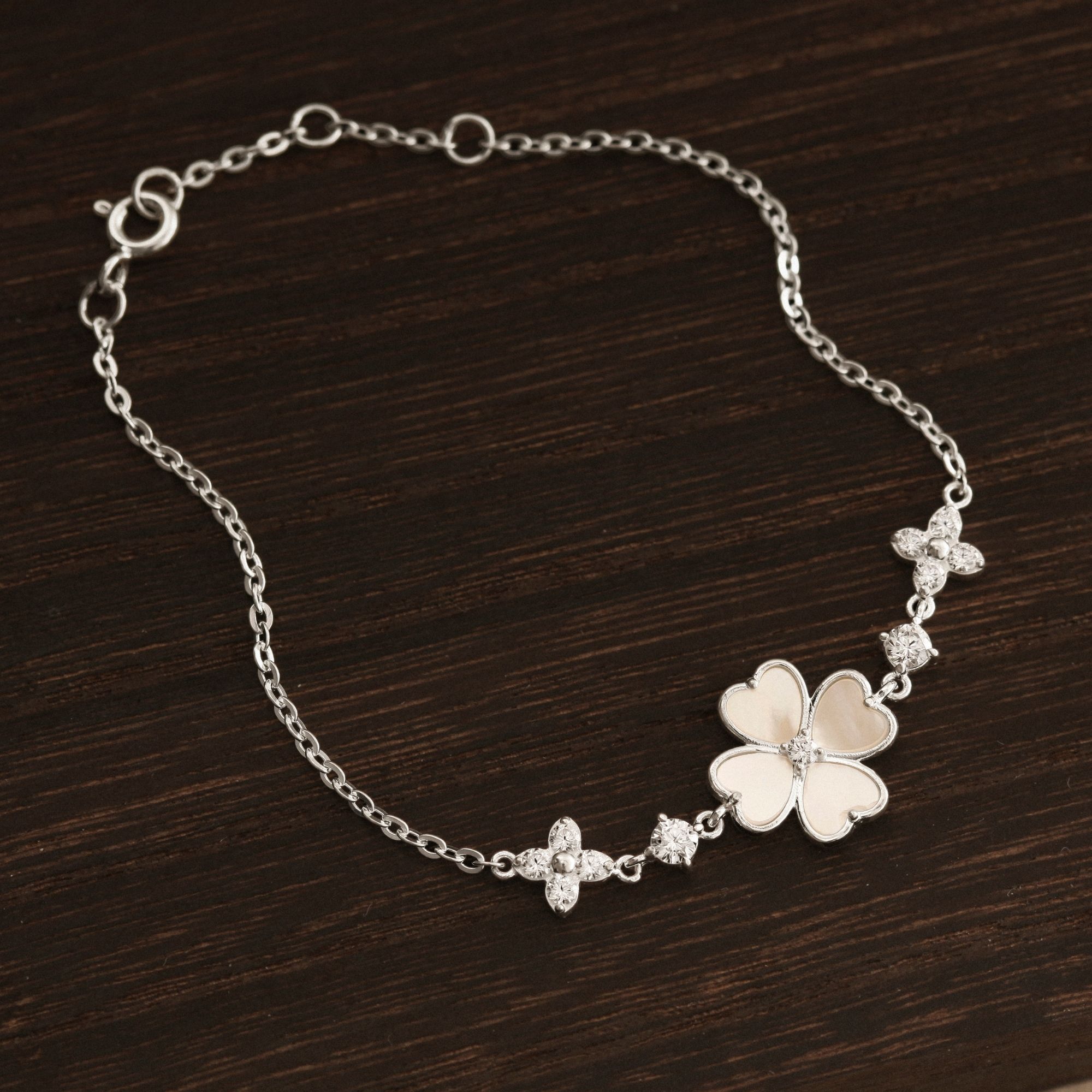 Lắc Tay Bạc 925 Cỏ 4 Lá Trái Tim Trai Xà Cừ - VYB75