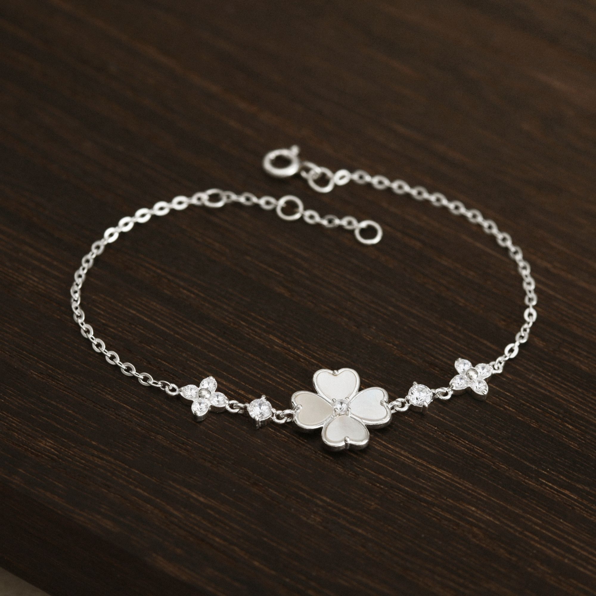 Lắc Tay Bạc 925 Cỏ 4 Lá Trái Tim Trai Xà Cừ - VYB75