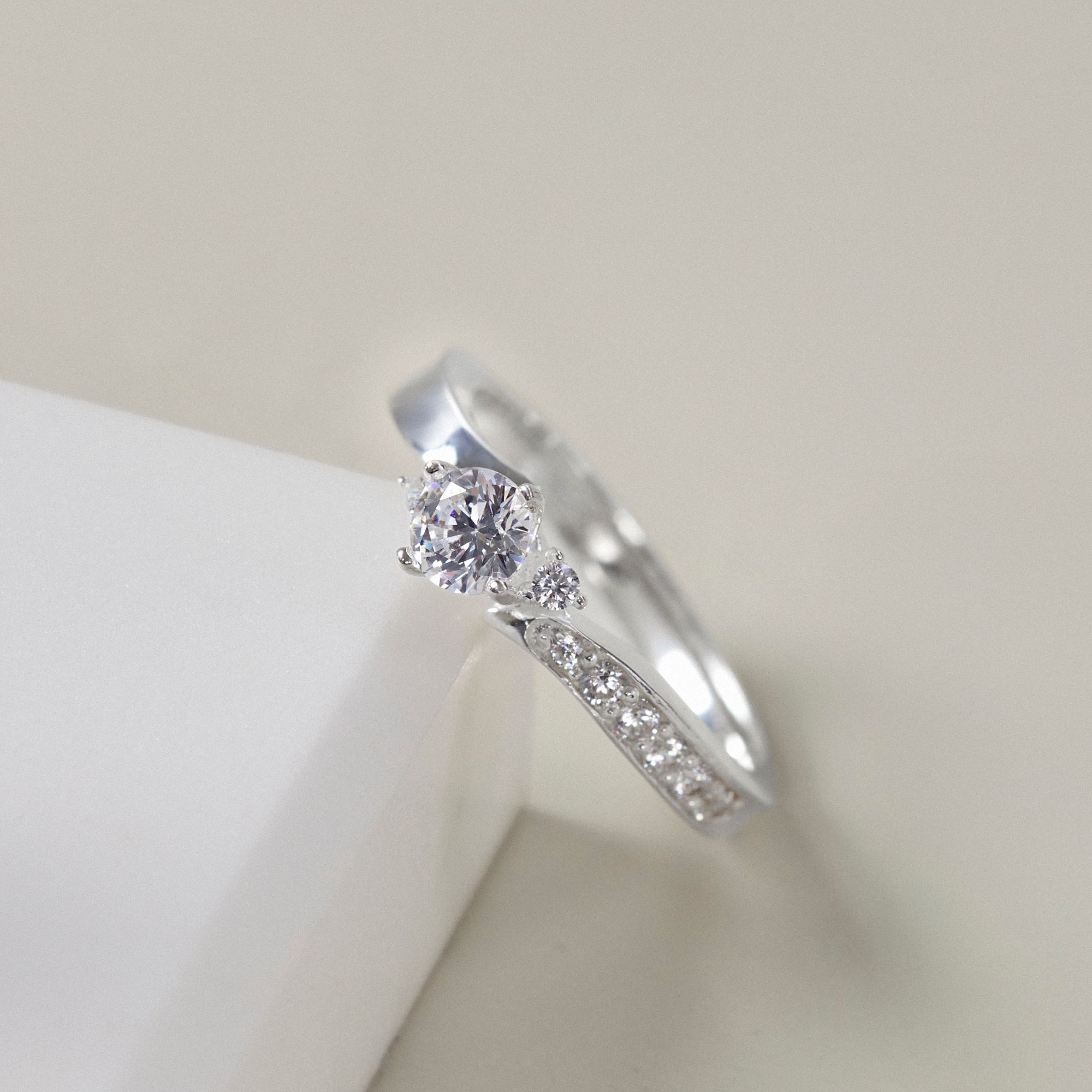 Quà Tặng 8/3 Nhẫn Freesize Bạc 925 Xoắn Vô Cực Đính Đá Cho Nữ Đeo Cặp Đôi Bond Ring - VYR13