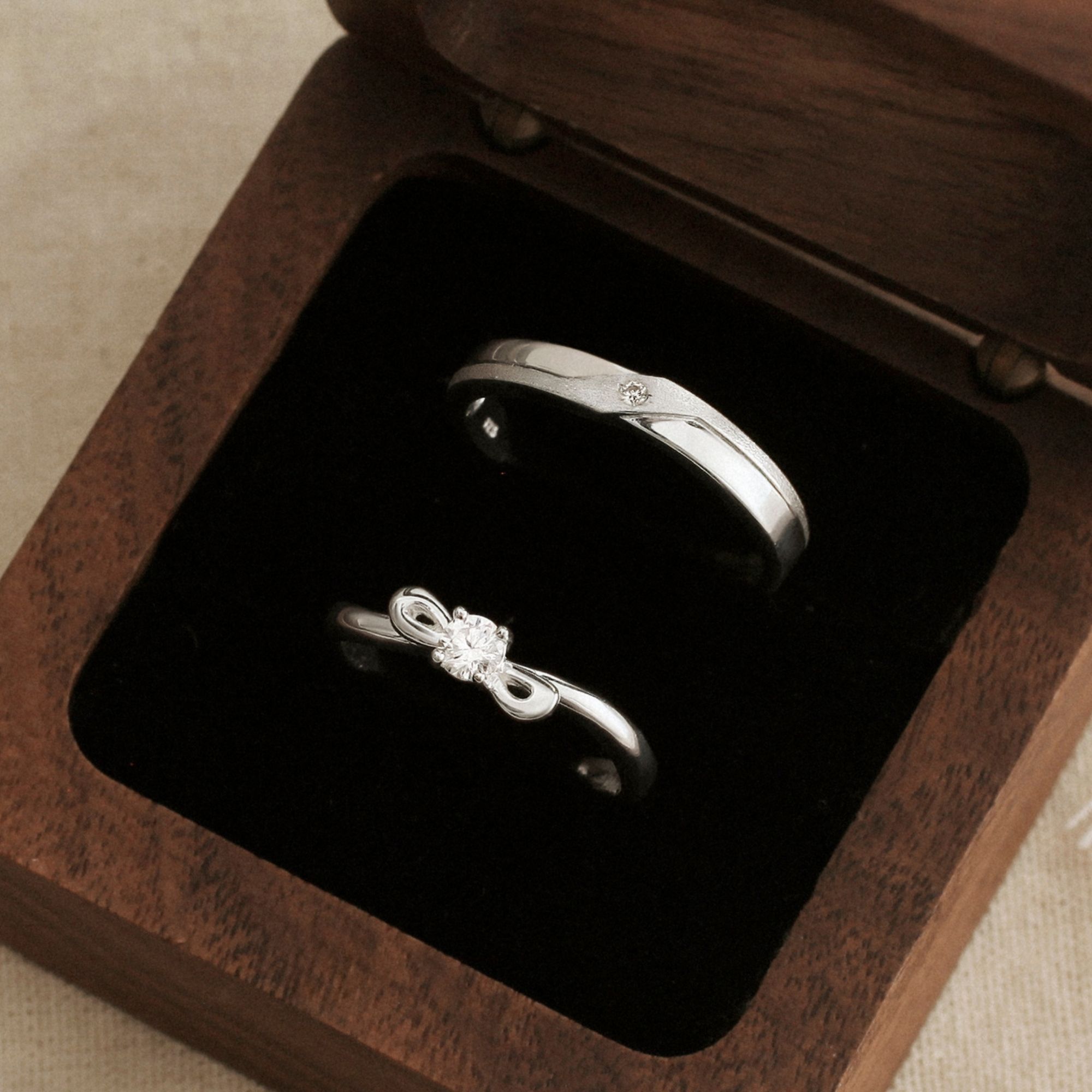 (Một cặp) Nhẫn Đôi Freesize Bạc 925 Đính Đá Chìm Và Nhẫn Nơ Đính Đá VYR24 - VYR25