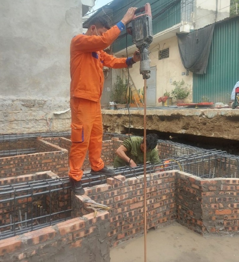 Bước đóng cọc tiếp địa