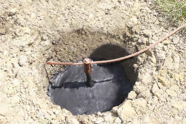 Hợp chất giảm điện trở theo phương thẳng đứng