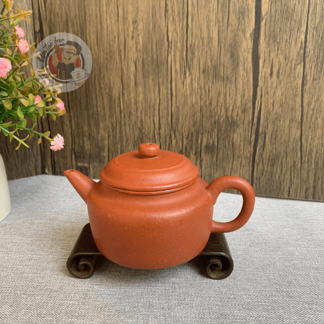 Ấm Đức Chung Chu Nê