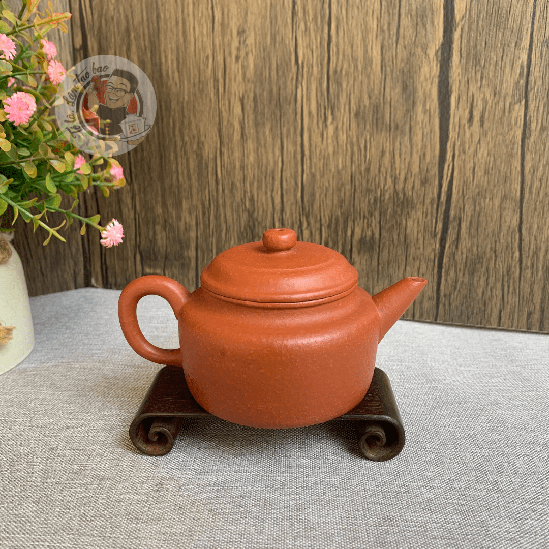 Ấm Đức Chung Chu Nê