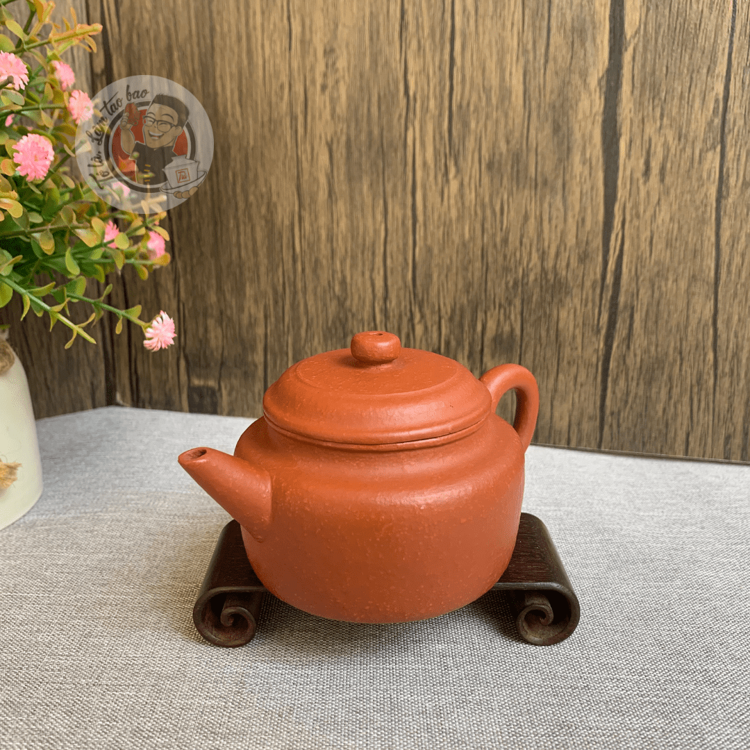 Ấm Đức Chung Chu Nê