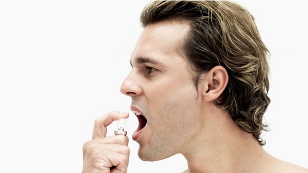 Xịt thơm miệng nhanh chóng loại bỏ mùi hôi sau ăn, sau hút thuốc