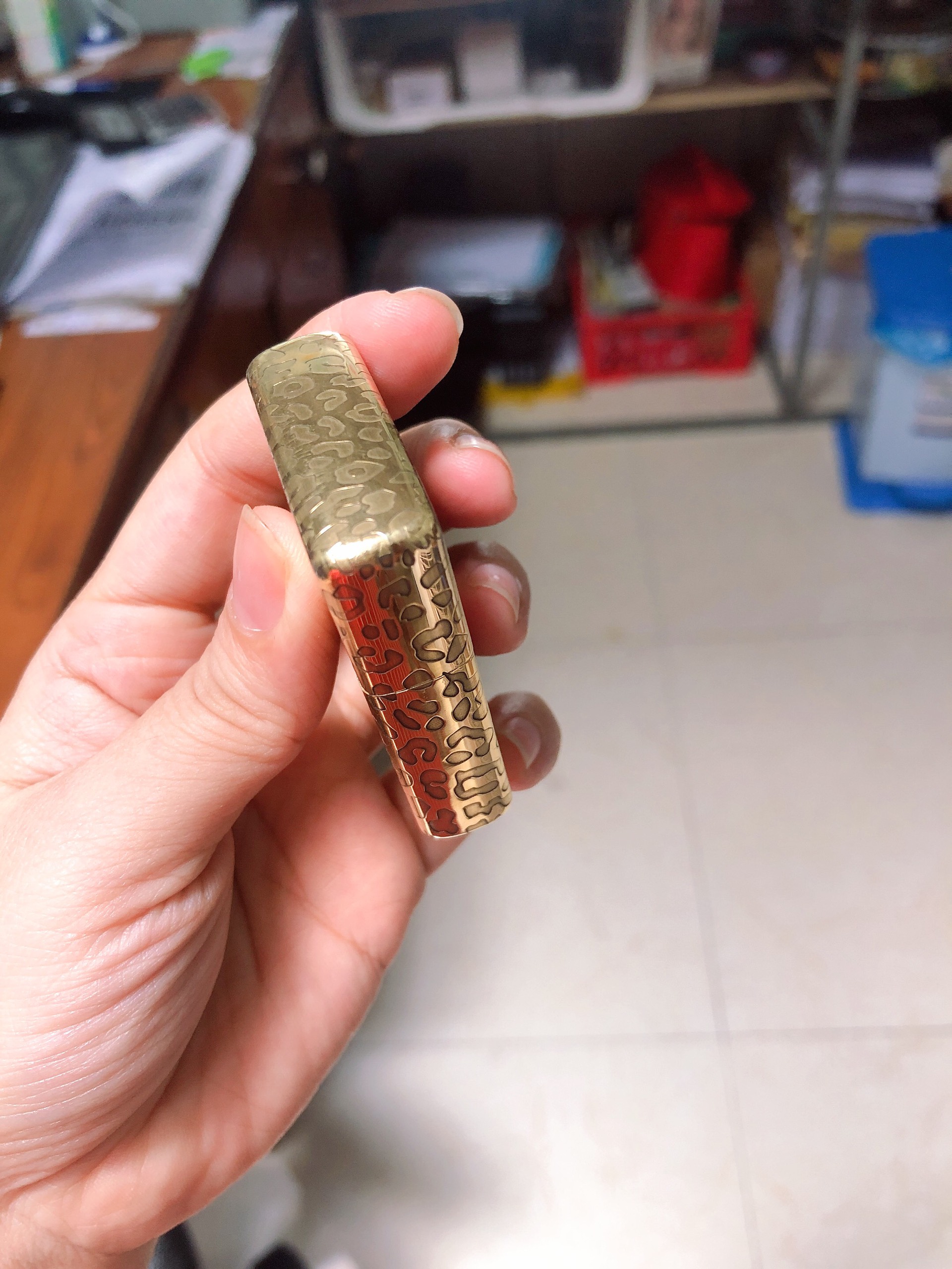 Bật Lửa Zippo Armor Vỏ Dầy, KHẮC CHÌM 5 MẶT HÌnh  BÁO GẤM  RUỘT VÀNG - PHIÊN BẢN ARMORR VỎ DẦY