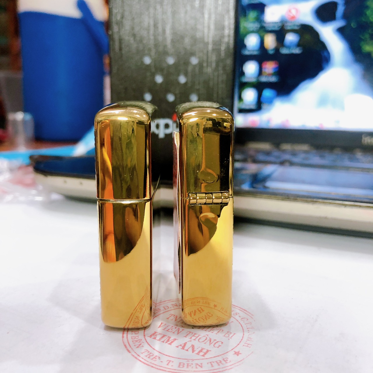 Bật lửa, hộp quẹt Zippo Armor vỏ dầy khắc ăn mòn đổ sơn chủ đề Mắt Rồng Đỏ, Vỏ bằng đồng có tem đỏ
