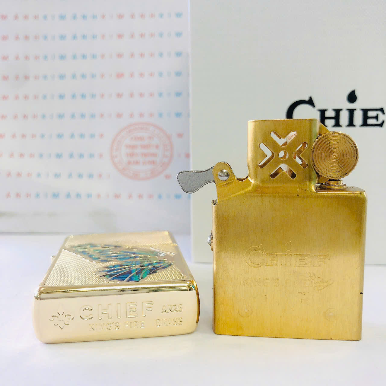 Bật Lửa Chief Chính Hãng - Họa Tiết Bướm Cẩn Xà Cừ Khắc Chìm Tinh Xảo - Vỏ Đồng Thau Càng Dùng Càng Bóng Đẹp