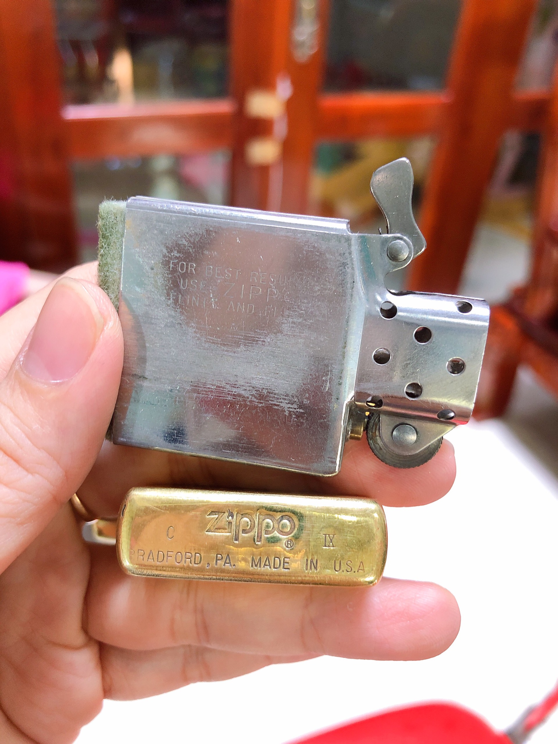 BẬT LỬA ZIPPO MỸ BRASS KHẮC ĂN MÒN TARAS BOULBA, ĐÁY LỒI - SẢN XUẤT 1993, Cam kết hàng chính hãng có giấy nhập khẩu giao kèm