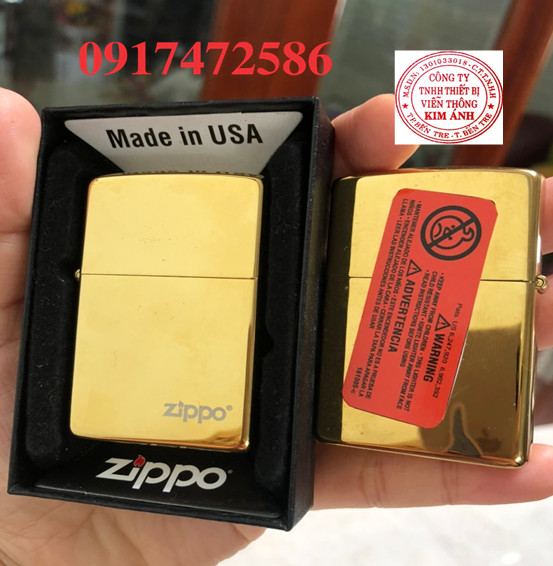 La Mã - Bật Lửa Zippo Màu Vàng Loại Trơn Bóng, Mộc La Mã, Vỏ bằng đồng ruột thép có tem đỏ