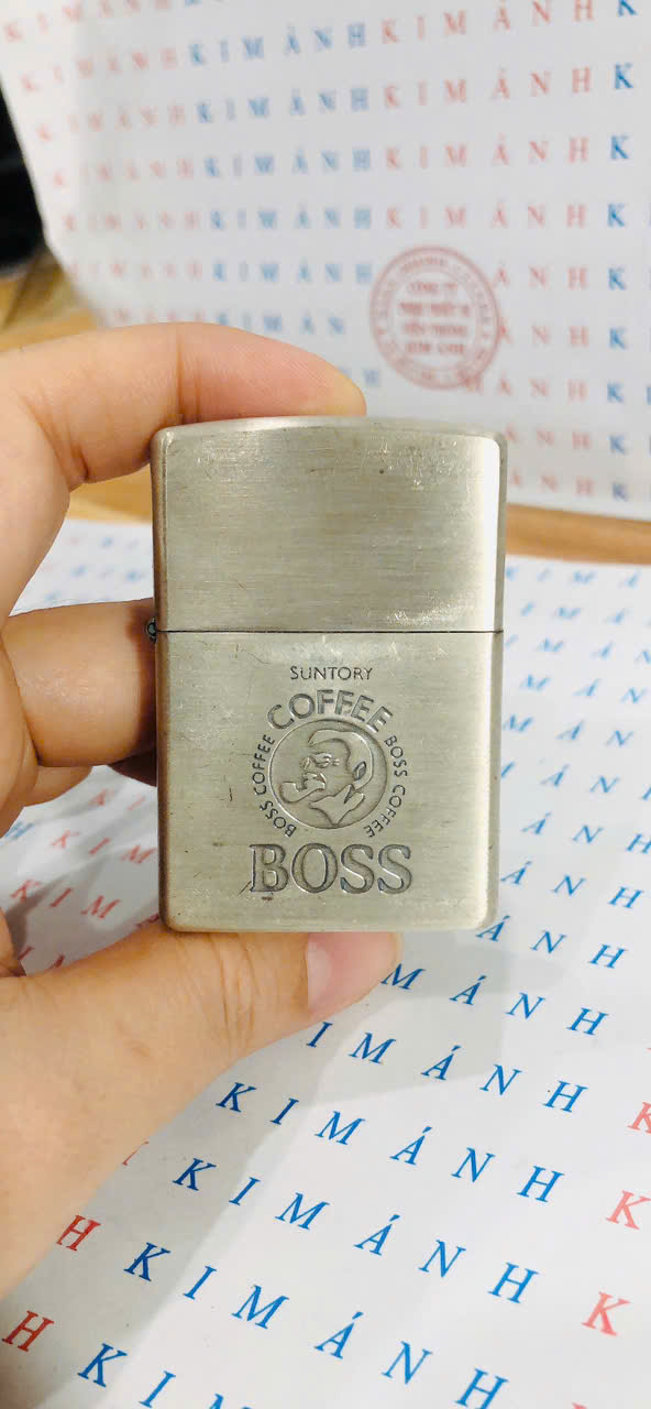 Hộp quẹt Zippo Mỹ BOSS COFFEE Lacke bạc, XIII la mã sản xuất 1997, Hàng chính hãng nhập Mỹ